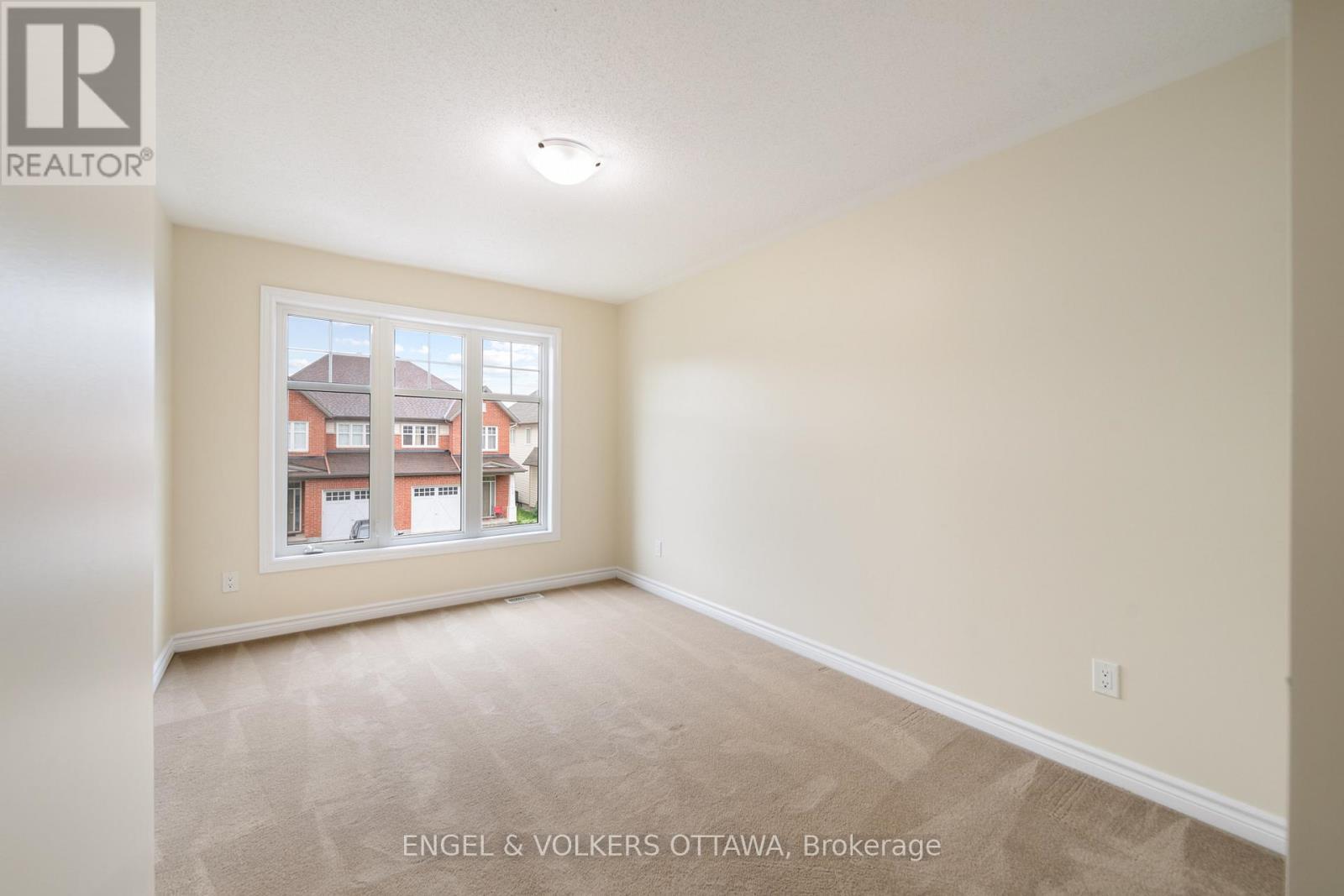 622 Moorpark Avenue, Ottawa, ON - Indoor Photo Showing Other Room