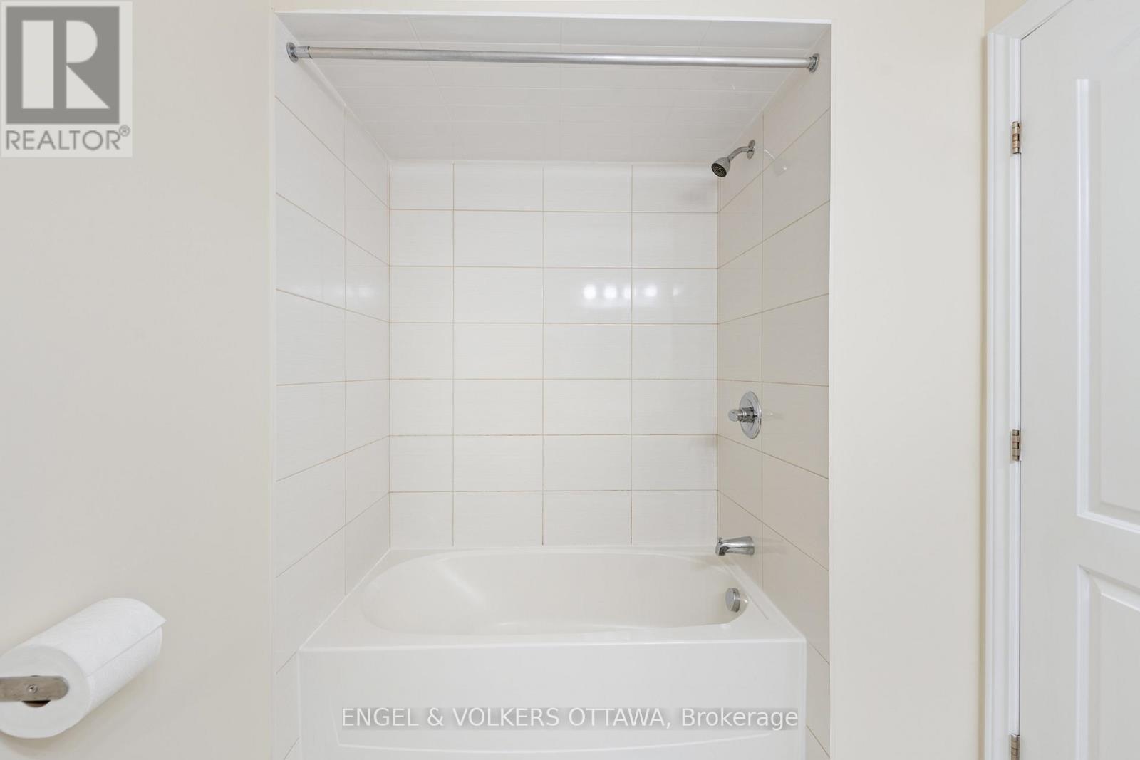 622 Moorpark Avenue, Ottawa, ON - Indoor Photo Showing Bathroom