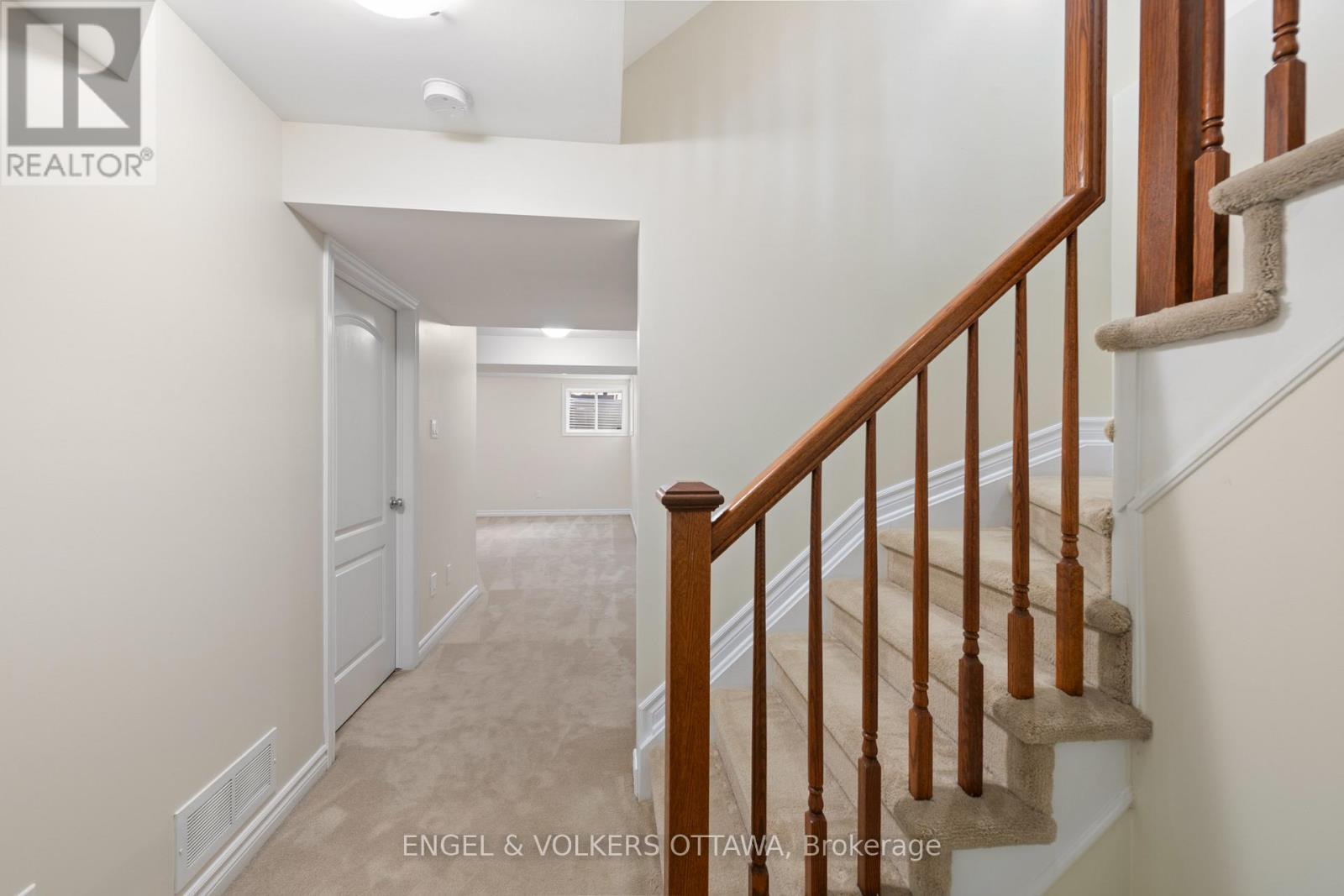 622 Moorpark Avenue, Ottawa, ON - Indoor Photo Showing Other Room