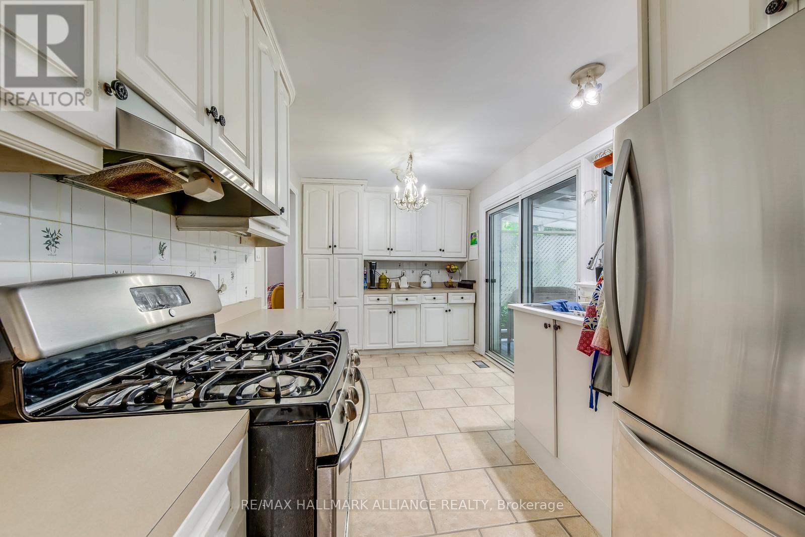 463 Drummond Road, Oakville (Mo Morrison), ON - Indoor Photo Showing Kitchen