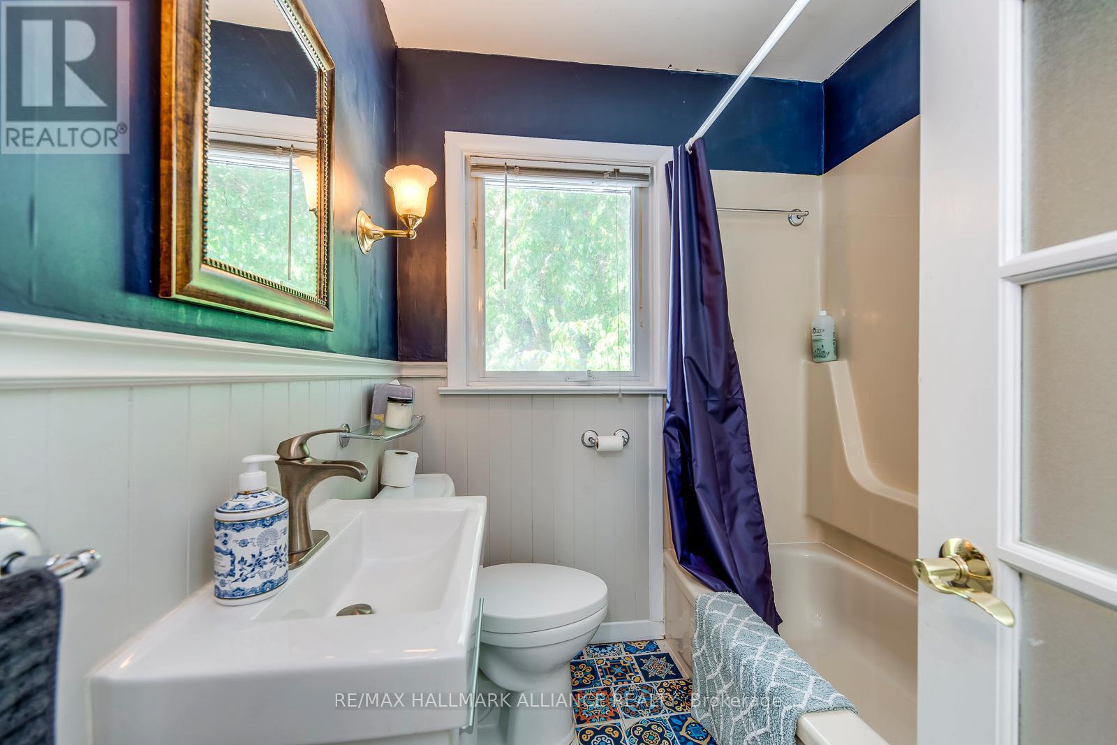 463 Drummond Road, Oakville (Mo Morrison), ON - Indoor Photo Showing Bathroom