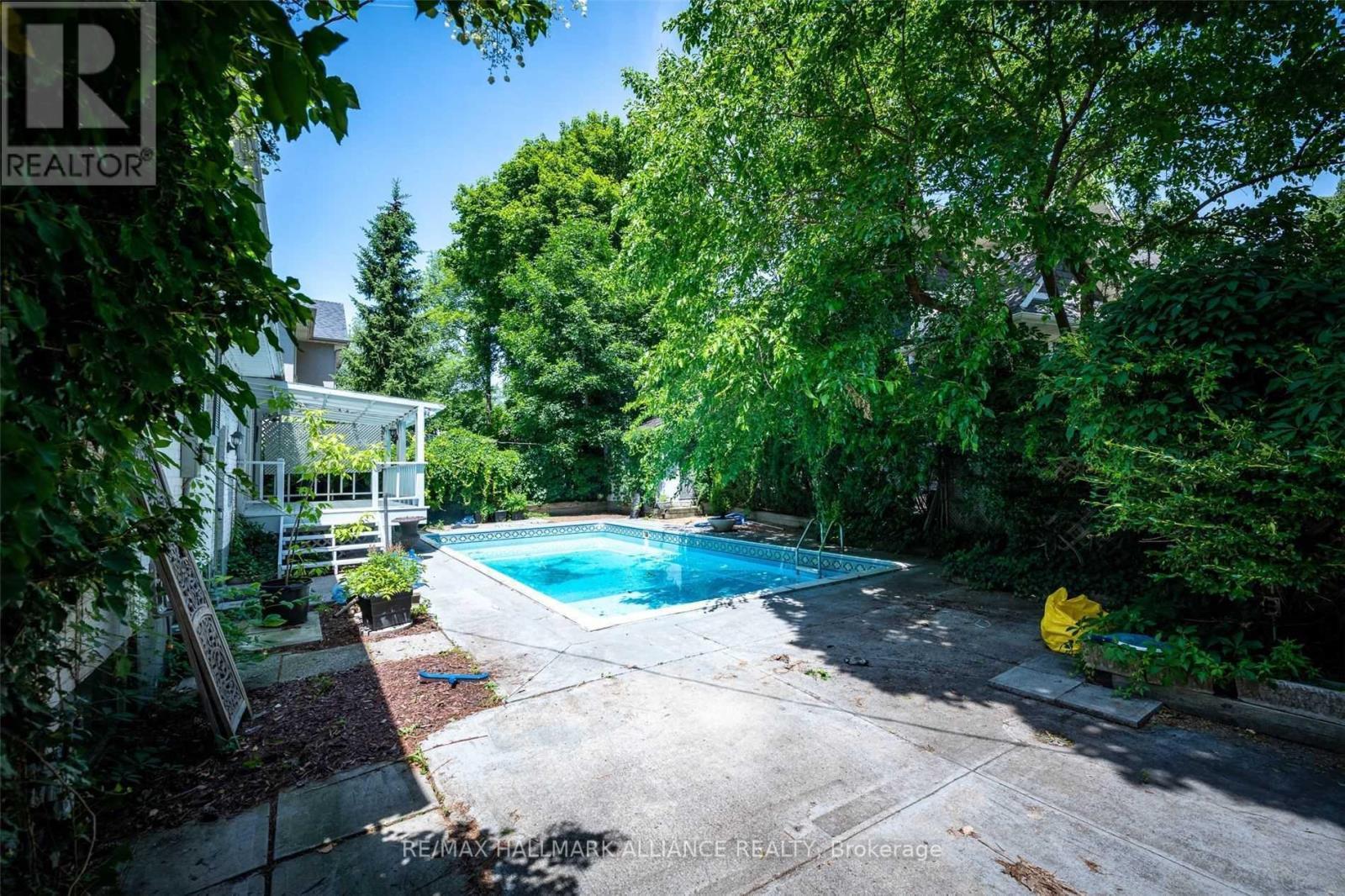 463 Drummond Road, Oakville (Mo Morrison), ON - Outdoor With In Ground Pool