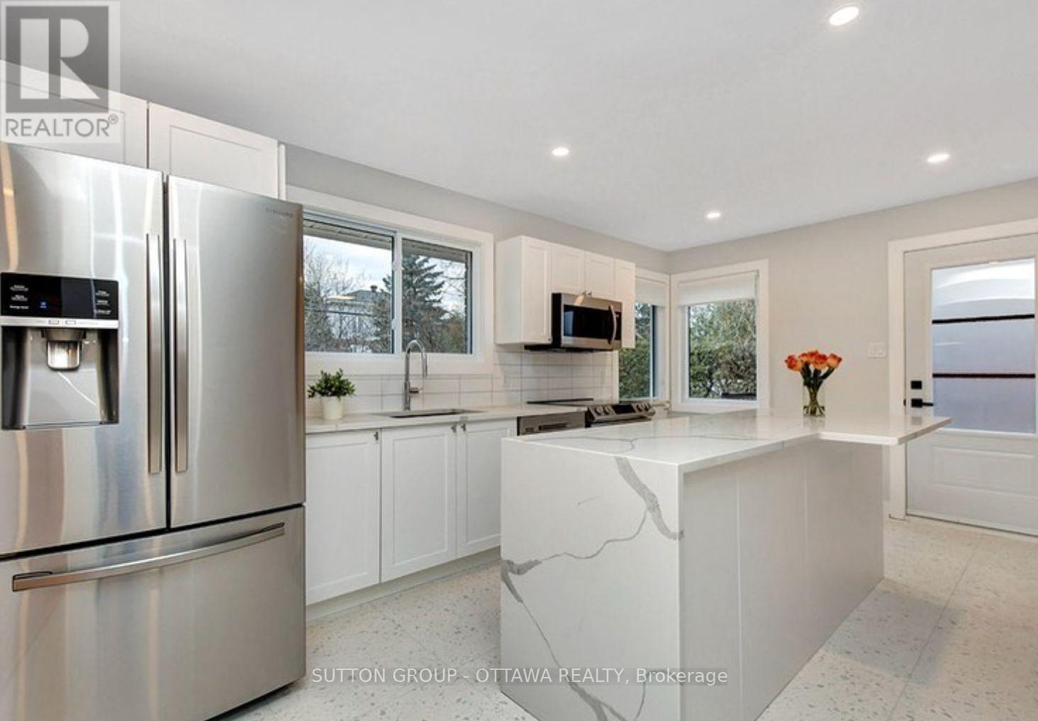 1598 Botsford Street, Ottawa, ON - Indoor Photo Showing Kitchen