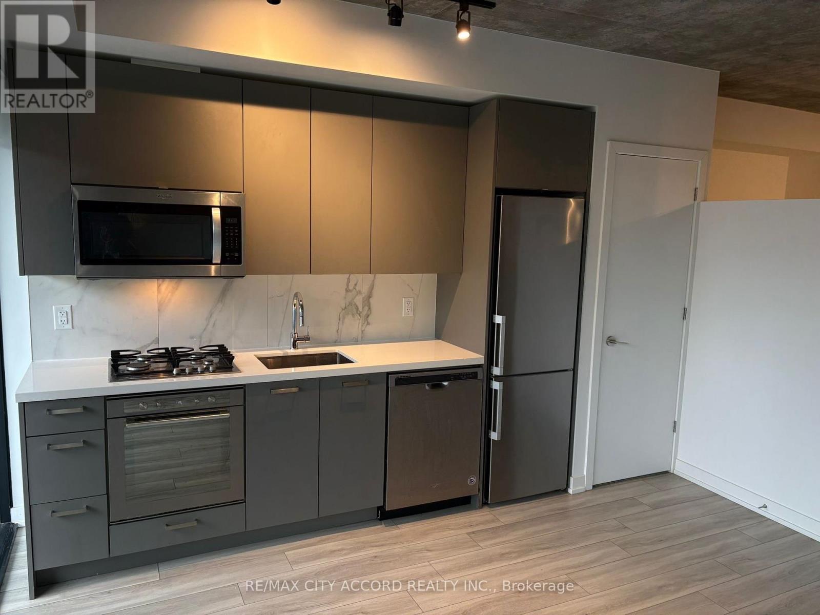 402 - 458 Richmond Street W, Toronto, ON - Indoor Photo Showing Kitchen