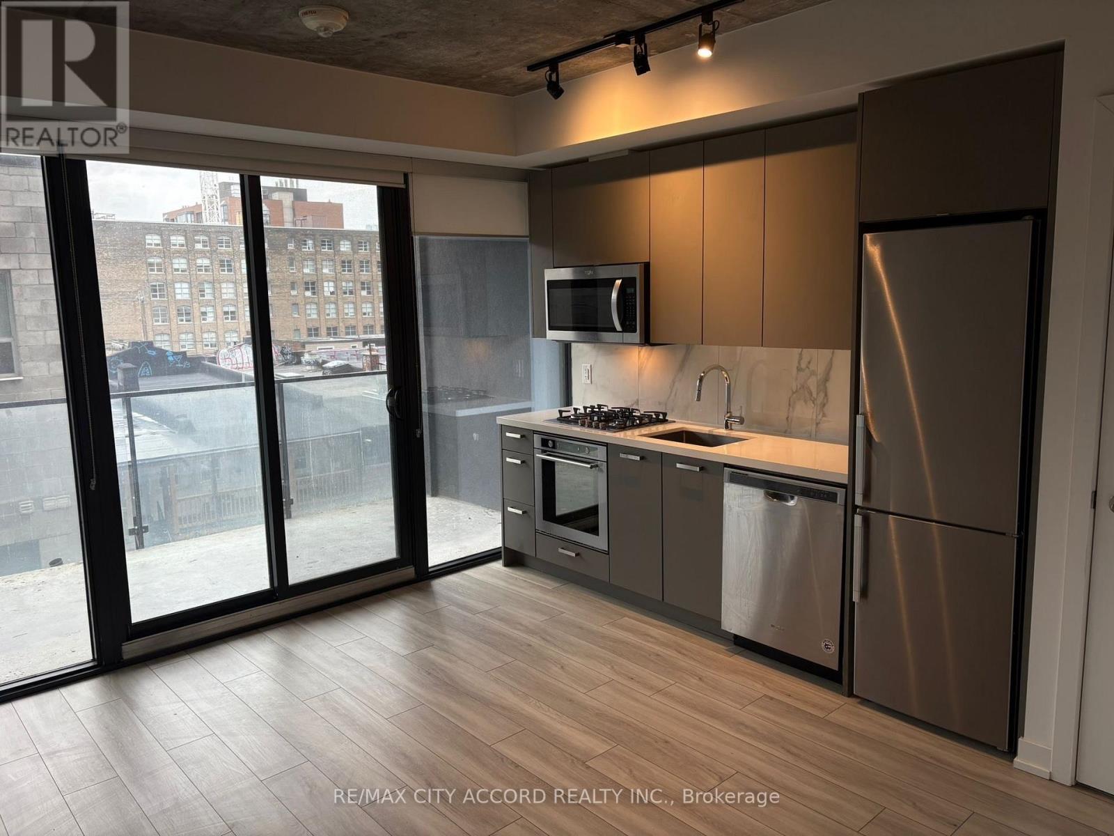 402 - 458 Richmond Street W, Toronto, ON - Indoor Photo Showing Kitchen