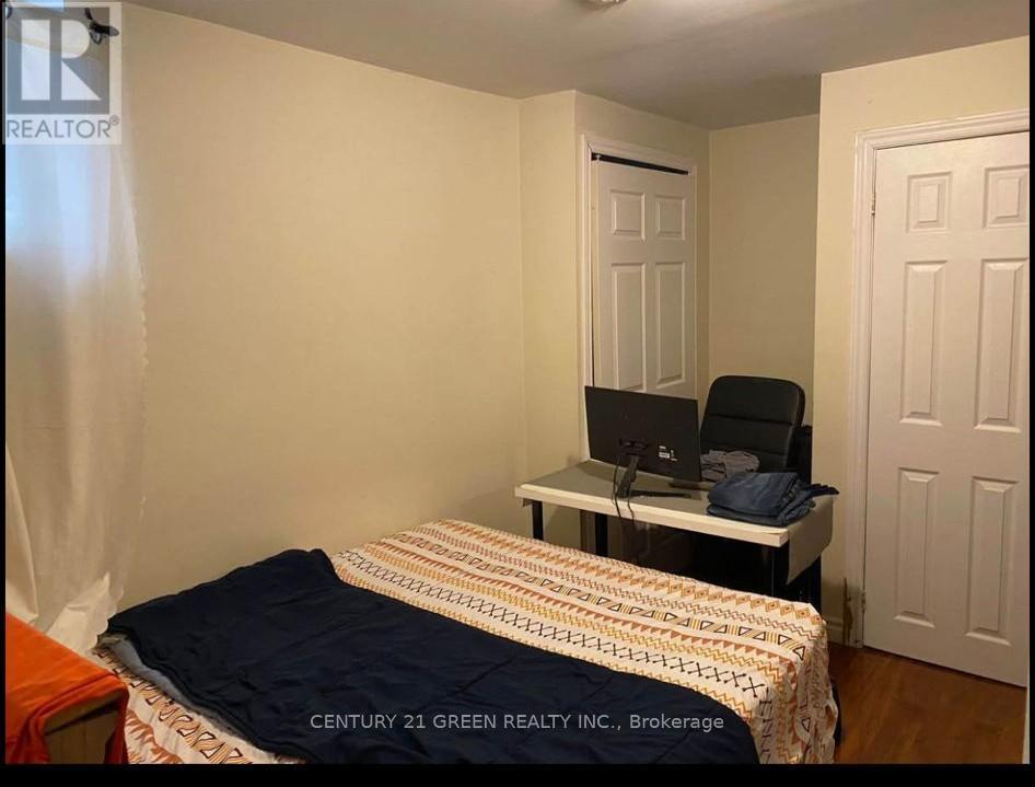 Bsmt - 5623 Whitehorn Avenue, Mississauga, ON - Indoor Photo Showing Bedroom