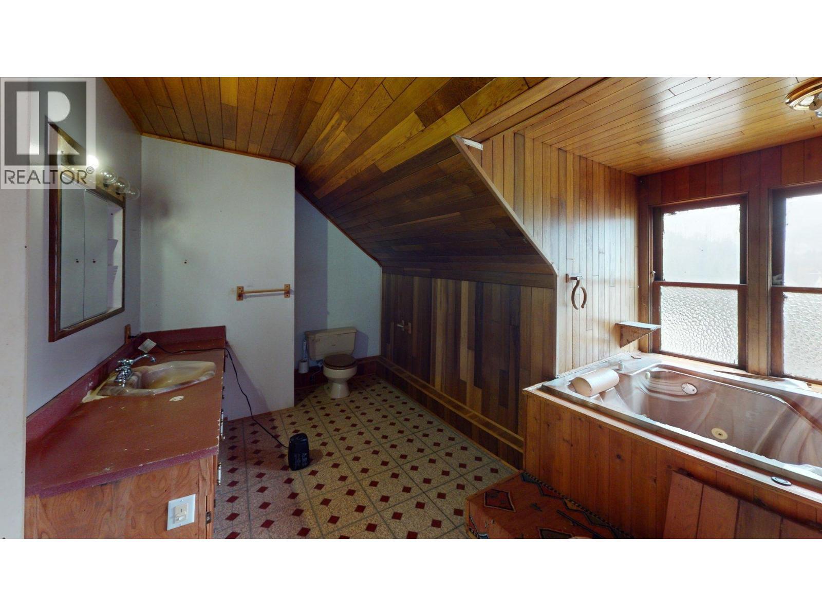 167 Old Rossland Avenue, Trail, BC - Indoor