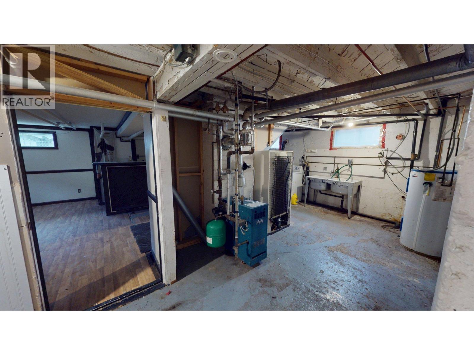 167 Old Rossland Avenue, Trail, BC - Indoor