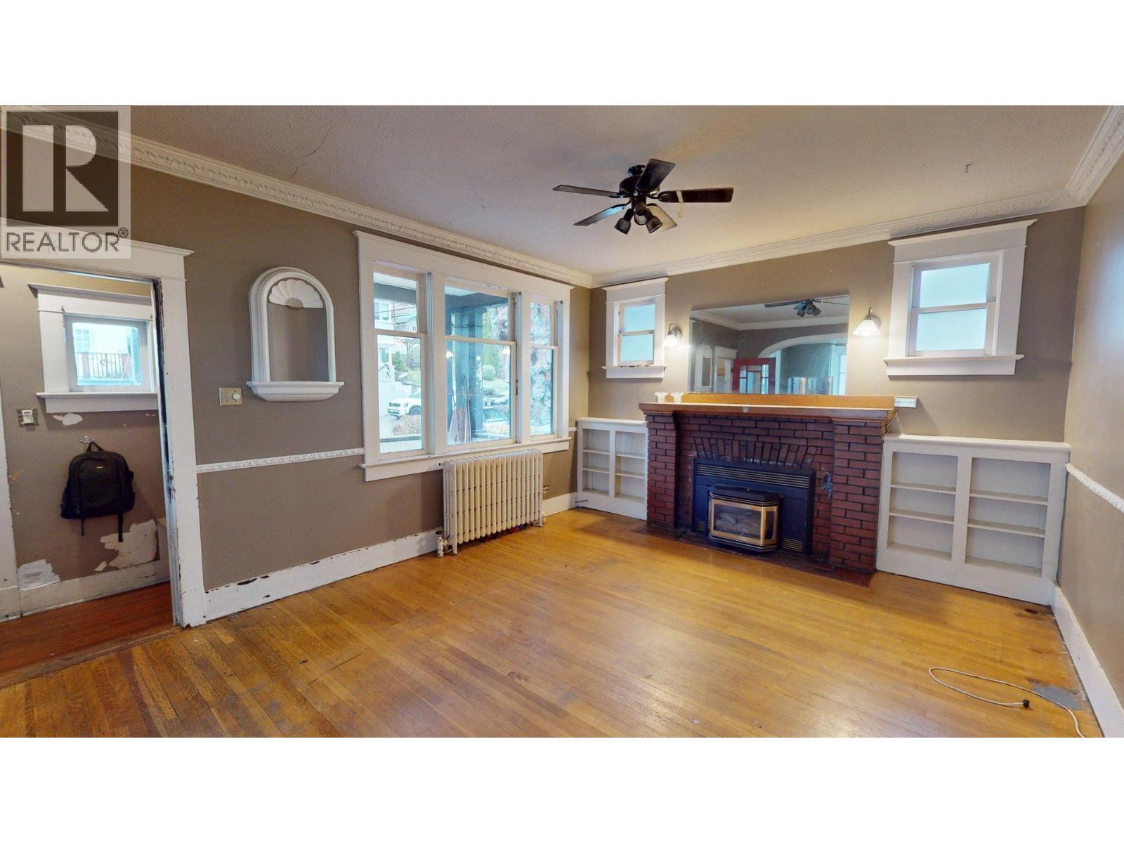 167 Old Rossland Avenue, Trail, BC - Indoor With Fireplace