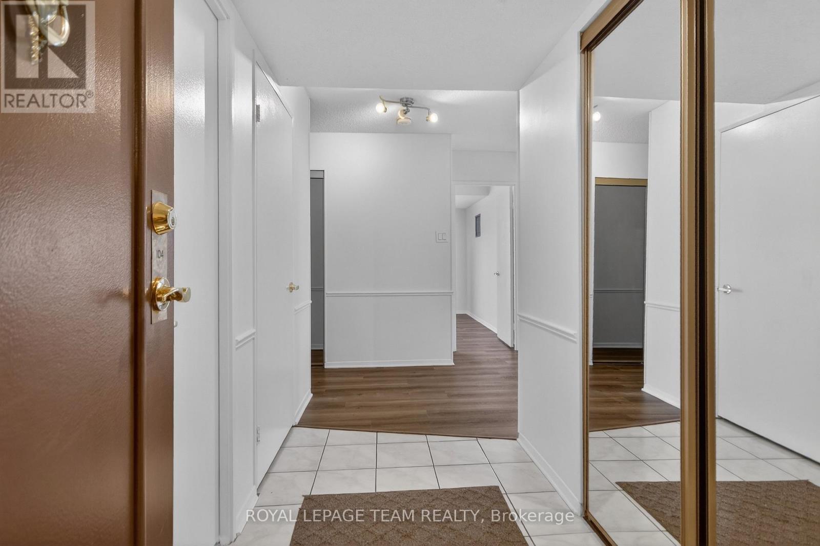 545 St Laurent Boulevard, Ottawa, ON - Indoor Photo Showing Other Room