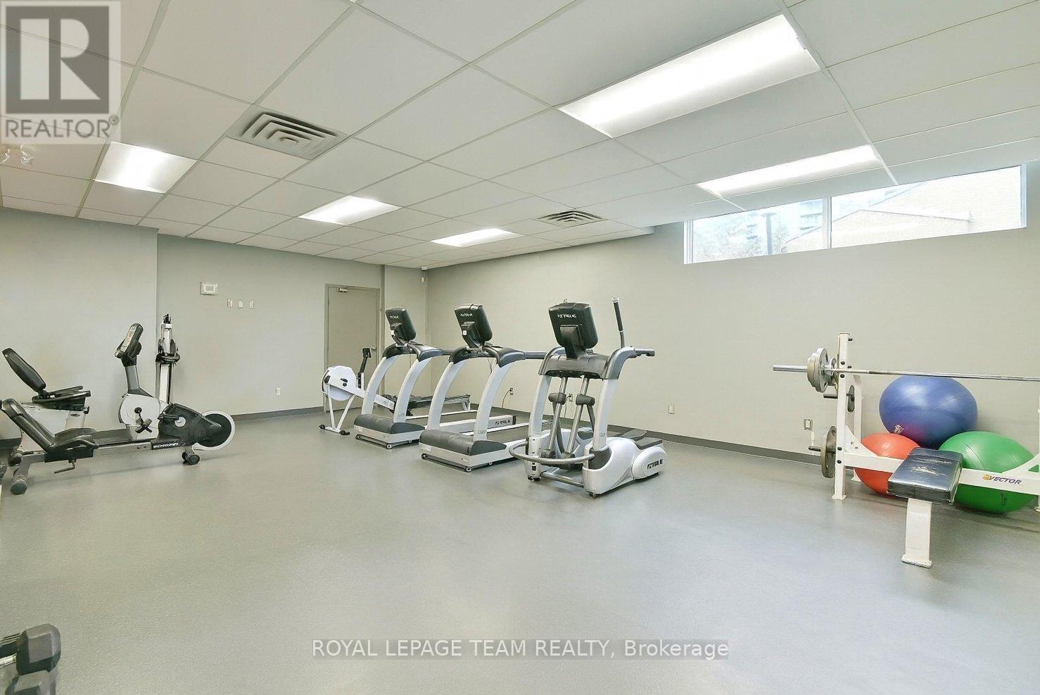 Gym - 545 St Laurent Boulevard, Ottawa, ON - Indoor Photo Showing Gym Room