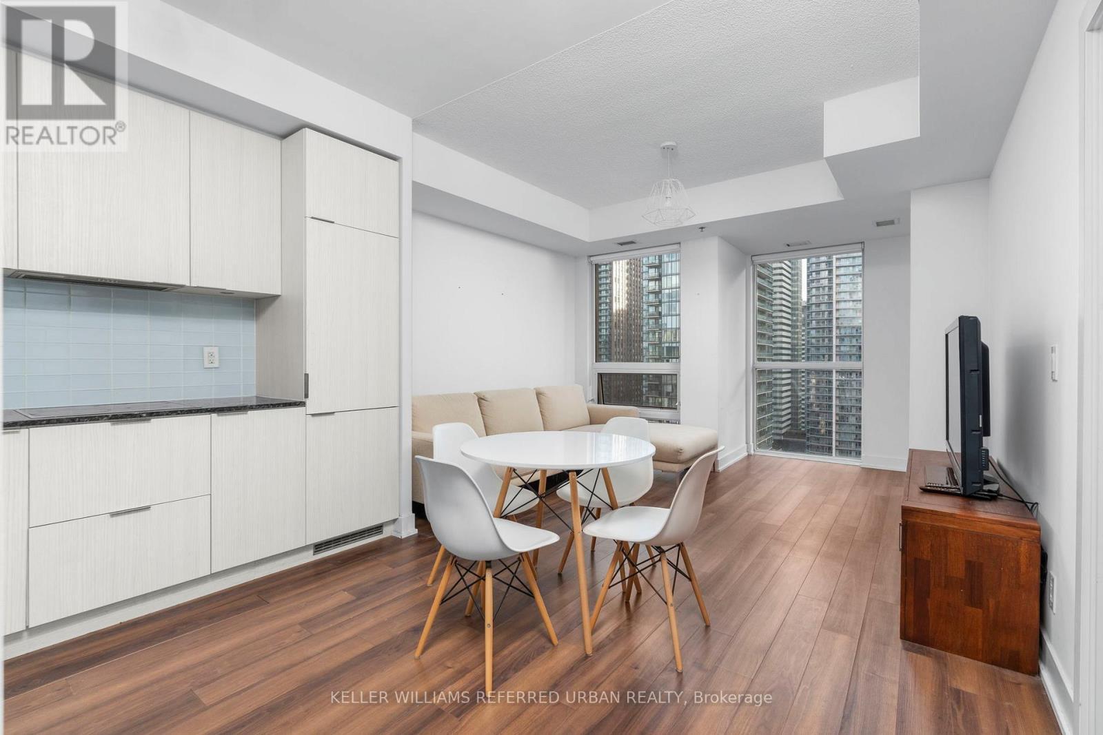 2307 - 318 Richmond Street W, Toronto, ON - Indoor Photo Showing Dining Room