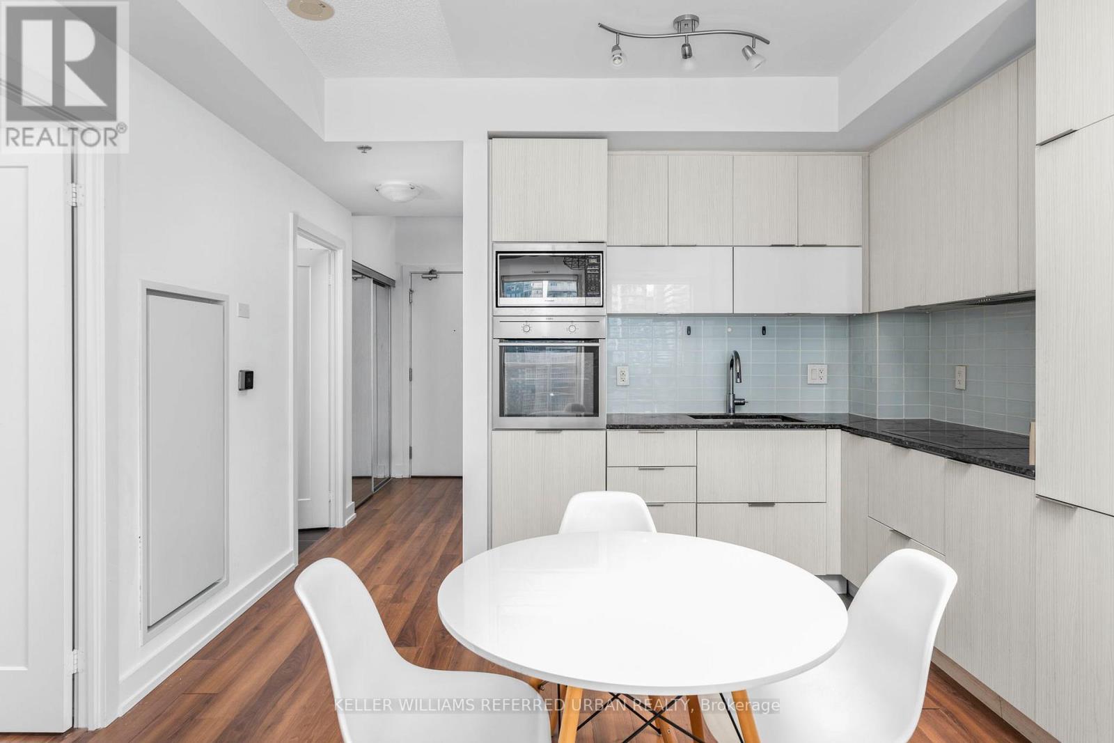 2307 - 318 Richmond Street W, Toronto, ON - Indoor