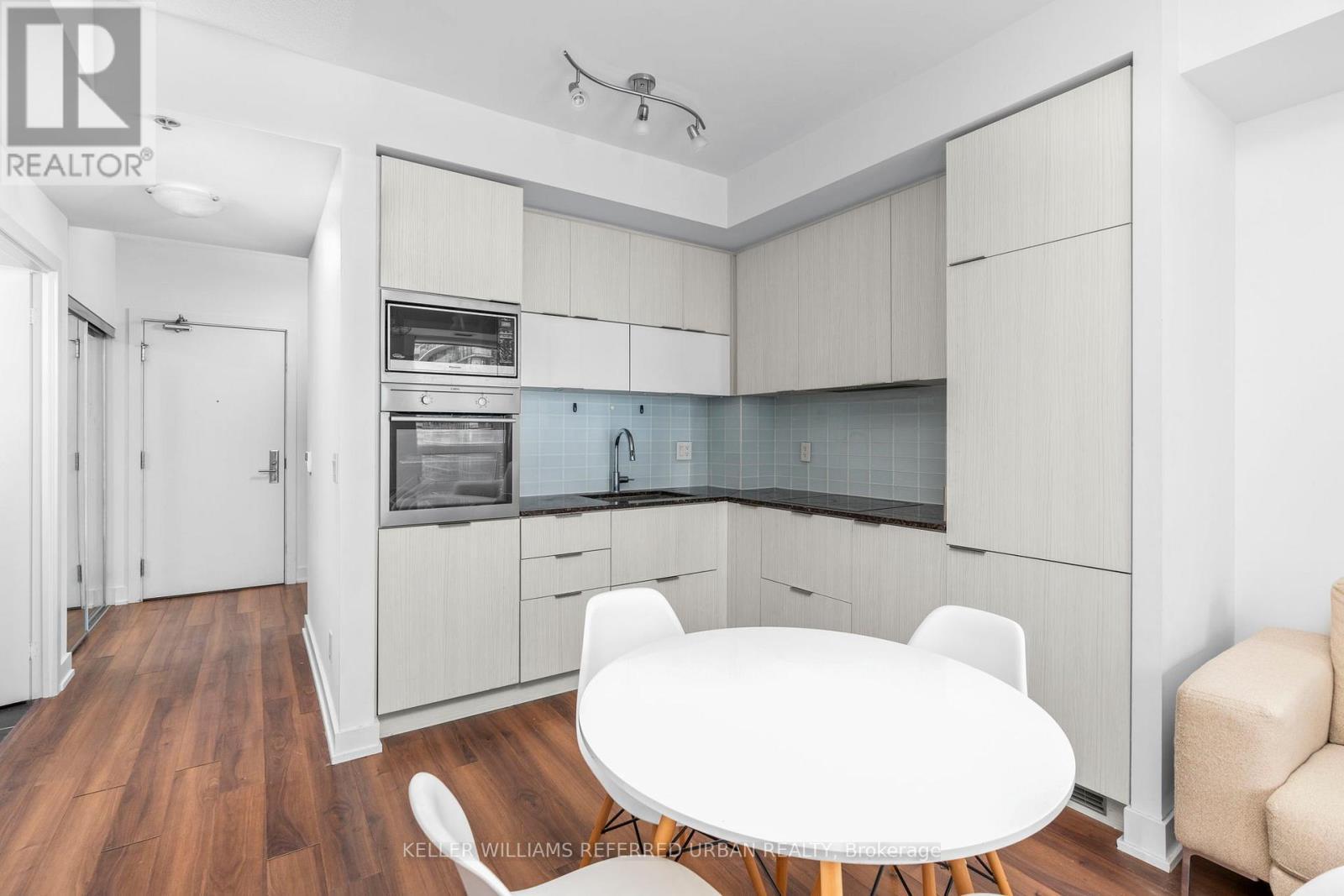 2307 - 318 Richmond Street W, Toronto, ON - Indoor