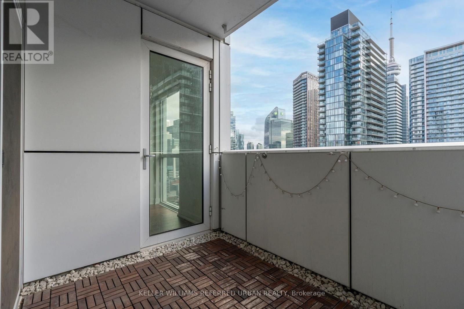 2307 - 318 Richmond Street W, Toronto, ON - Outdoor