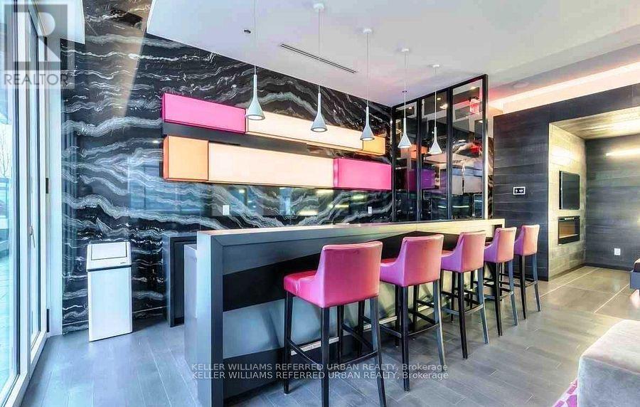 2307 - 318 Richmond Street W, Toronto, ON - Indoor