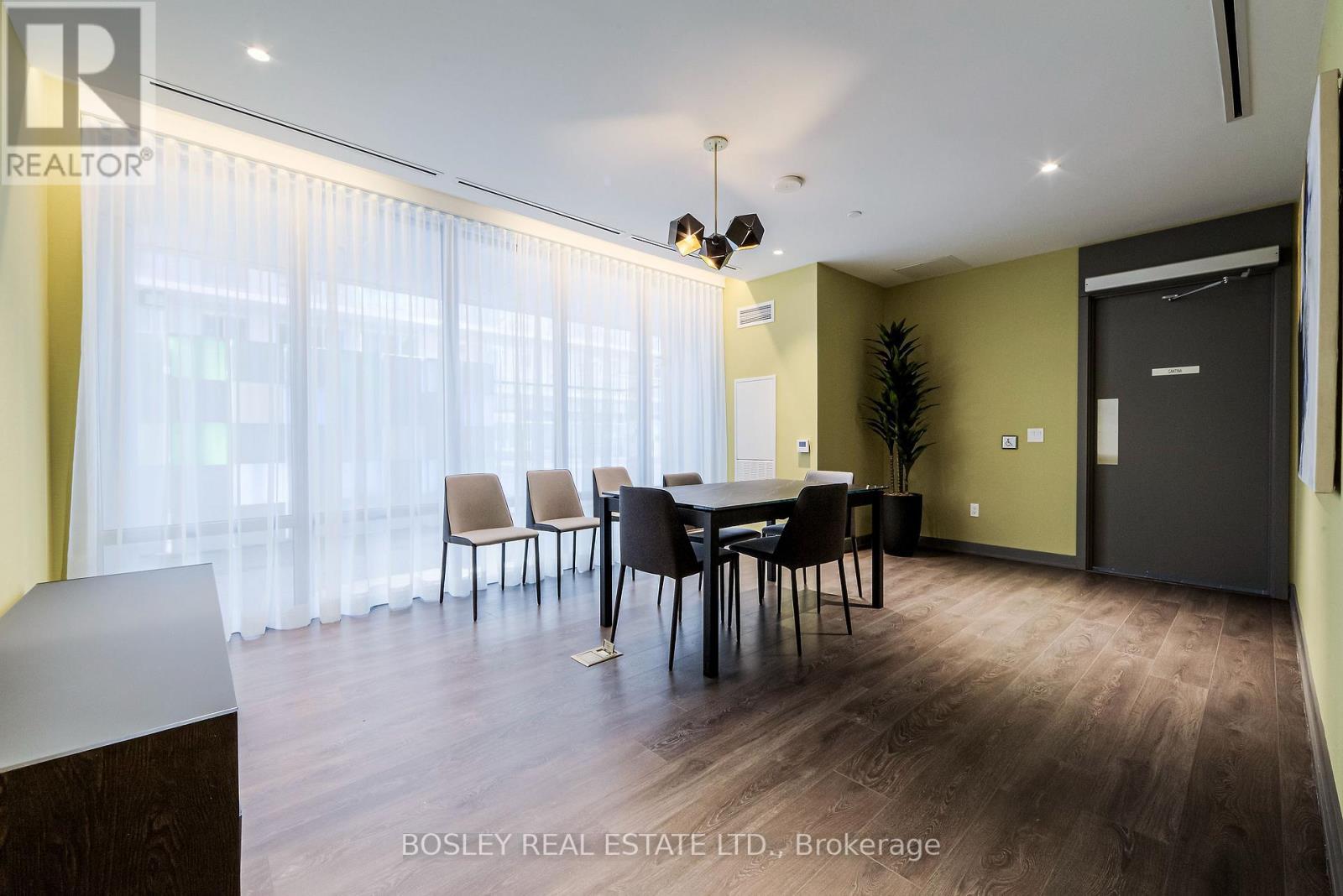 3108 - 99 Broadway Avenue, Toronto, ON - Indoor