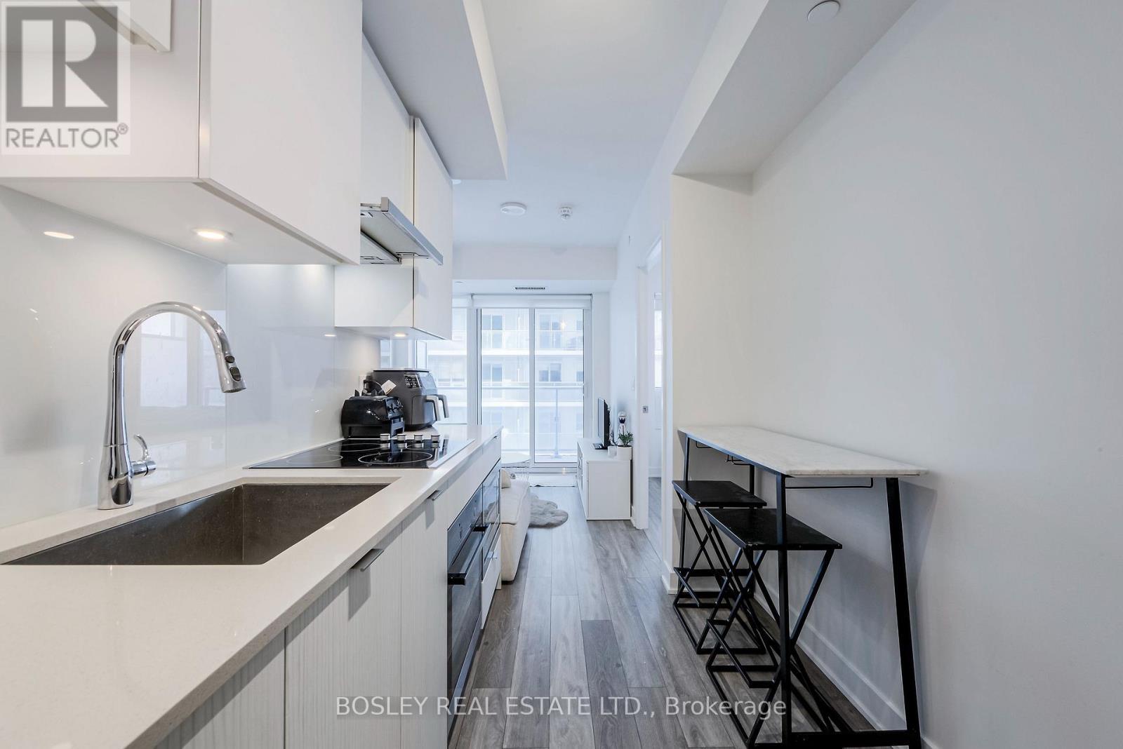 3108 - 99 Broadway Avenue, Toronto, ON - Indoor Photo Showing Kitchen