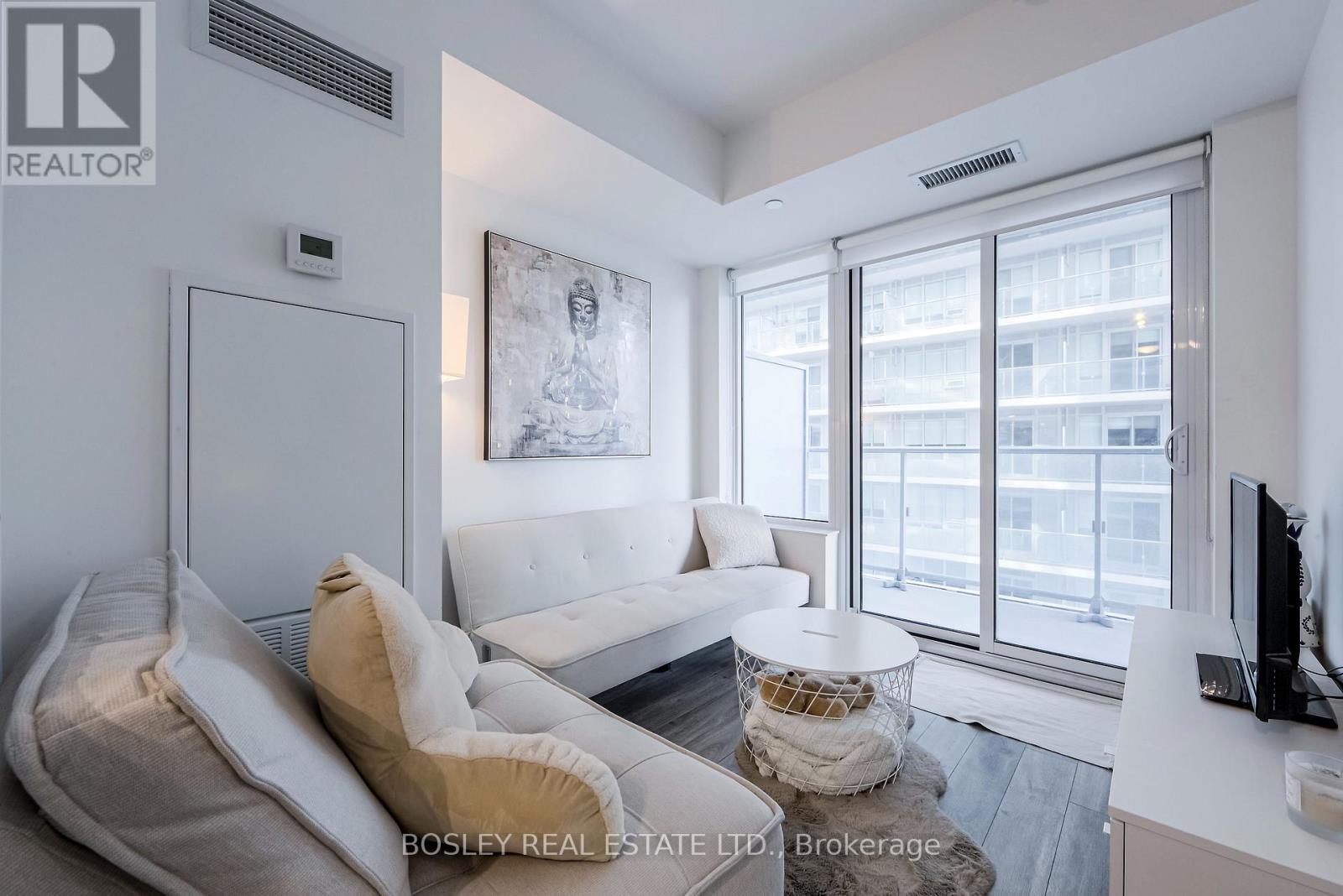 3108 - 99 Broadway Avenue, Toronto, ON - Indoor