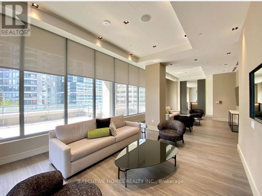 1109 - 25 Holly Street, Toronto, ON - Indoor Photo Showing Living Room
