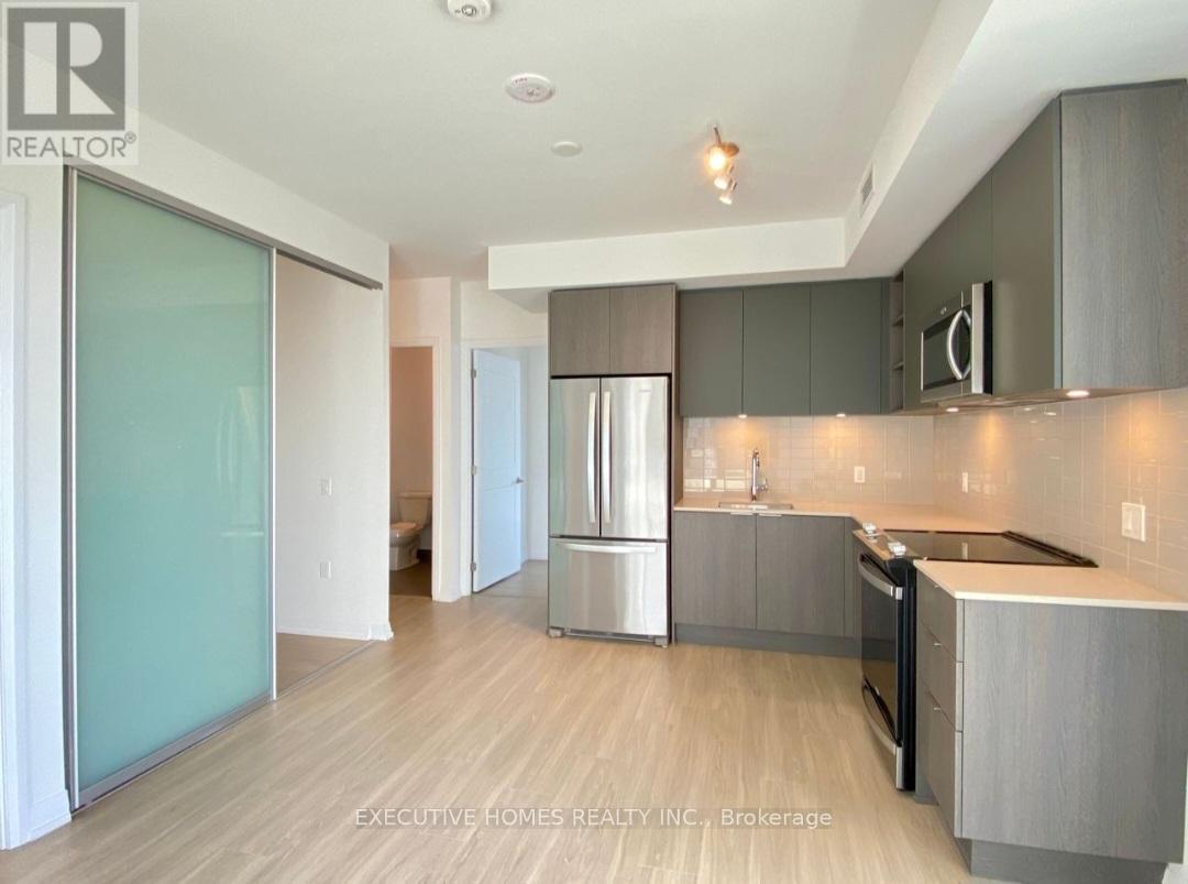 1109 - 25 Holly Street, Toronto, ON - Indoor Photo Showing Kitchen With Upgraded Kitchen