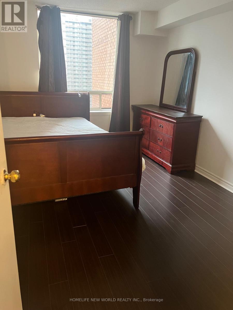 Den - 1503 - 633 Bay Street, Toronto, ON - Indoor