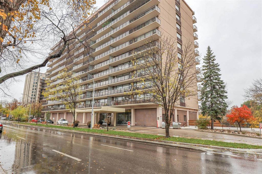 309 99 Wellington Crescent, Winnipeg, MB - Outdoor With Balcony With Facade