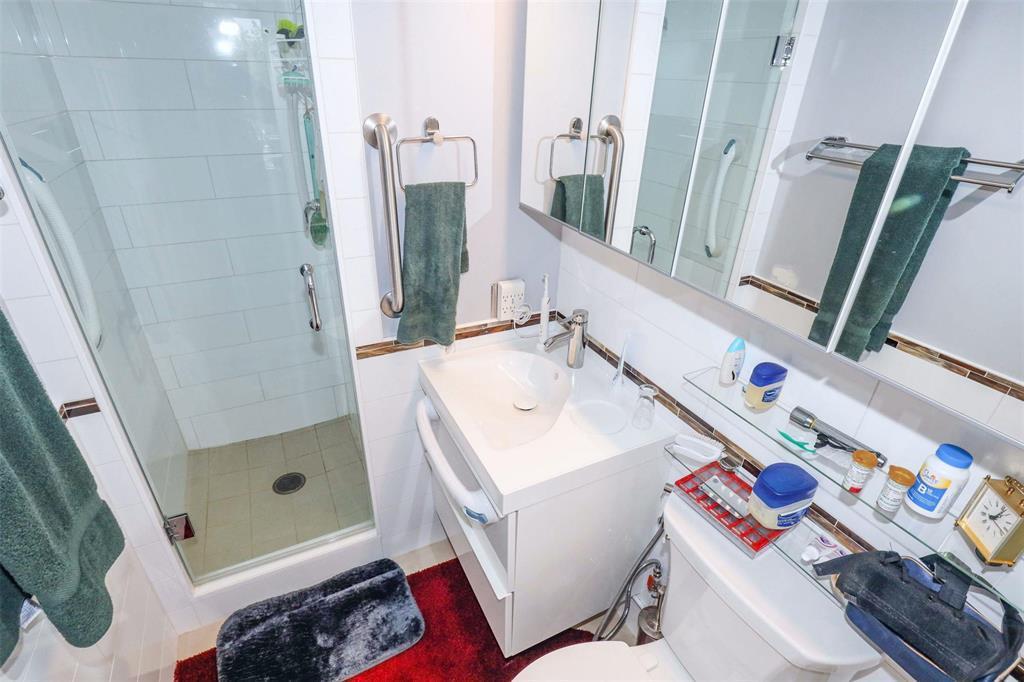309 99 Wellington Crescent, Winnipeg, MB - Indoor Photo Showing Bathroom