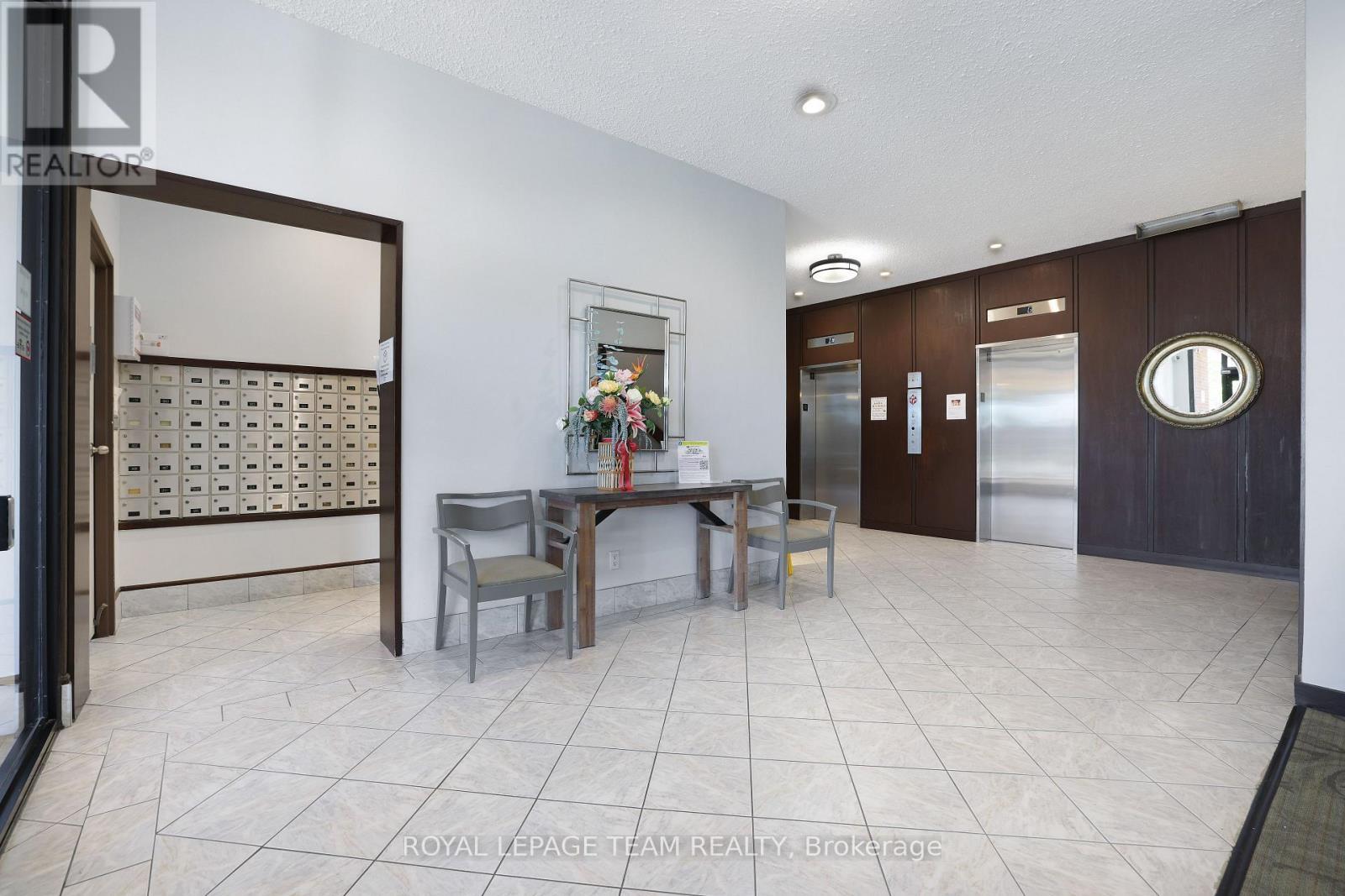 113 - 2951 Riverside Drive, Ottawa, ON - Indoor