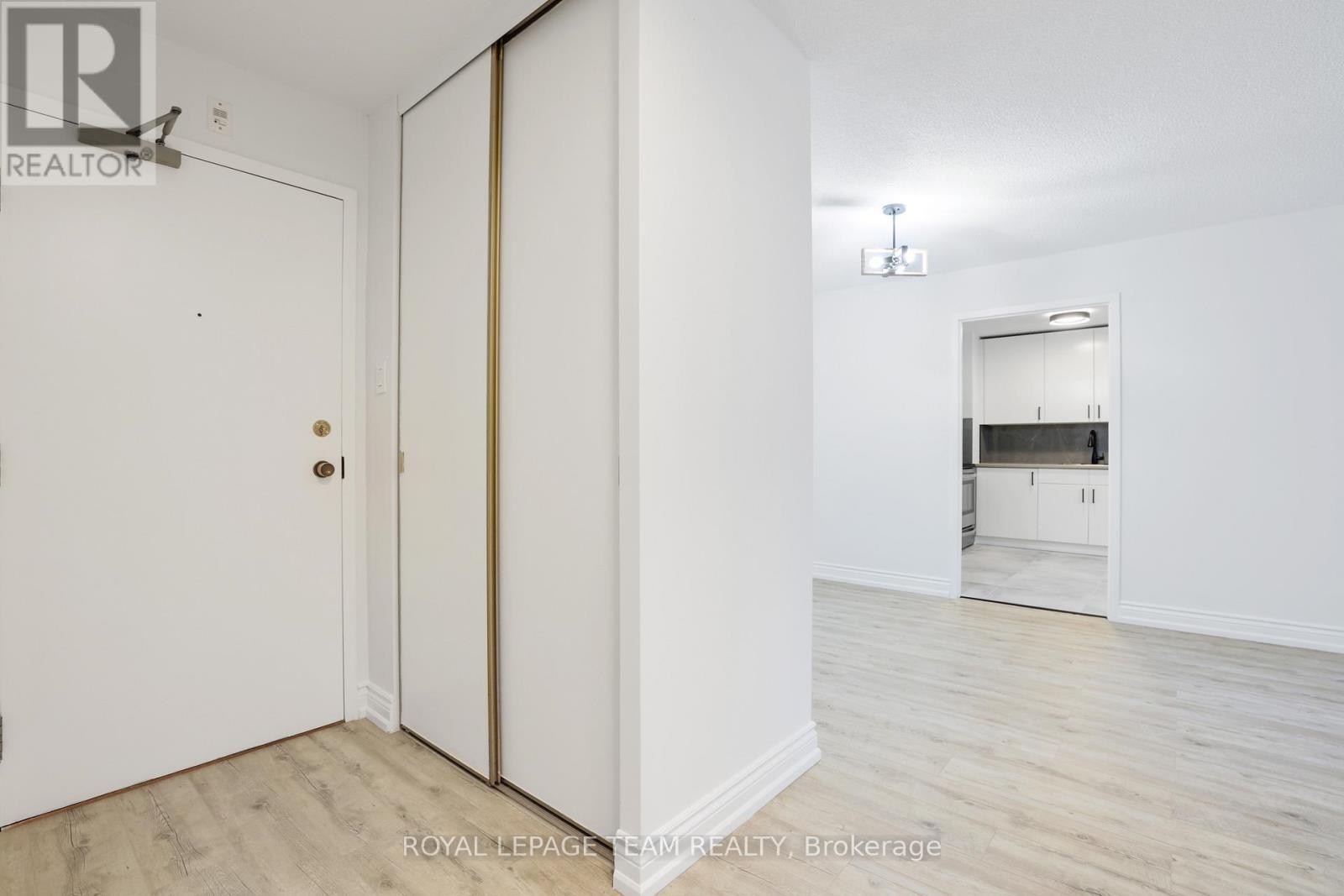 113 - 2951 Riverside Drive, Ottawa, ON - Indoor Photo Showing Other Room