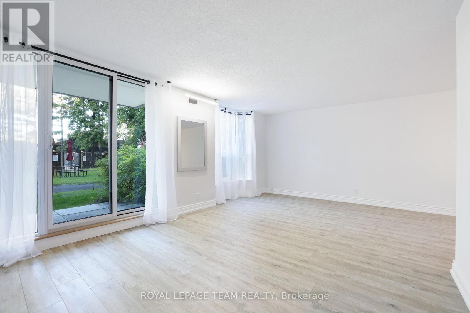 113 - 2951 Riverside Drive, Ottawa, ON - Indoor Photo Showing Other Room