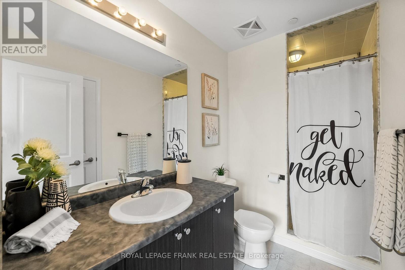 405 - 80 Aspen Springs Drive, Clarington (Bowmanville), ON - Indoor Photo Showing Bathroom