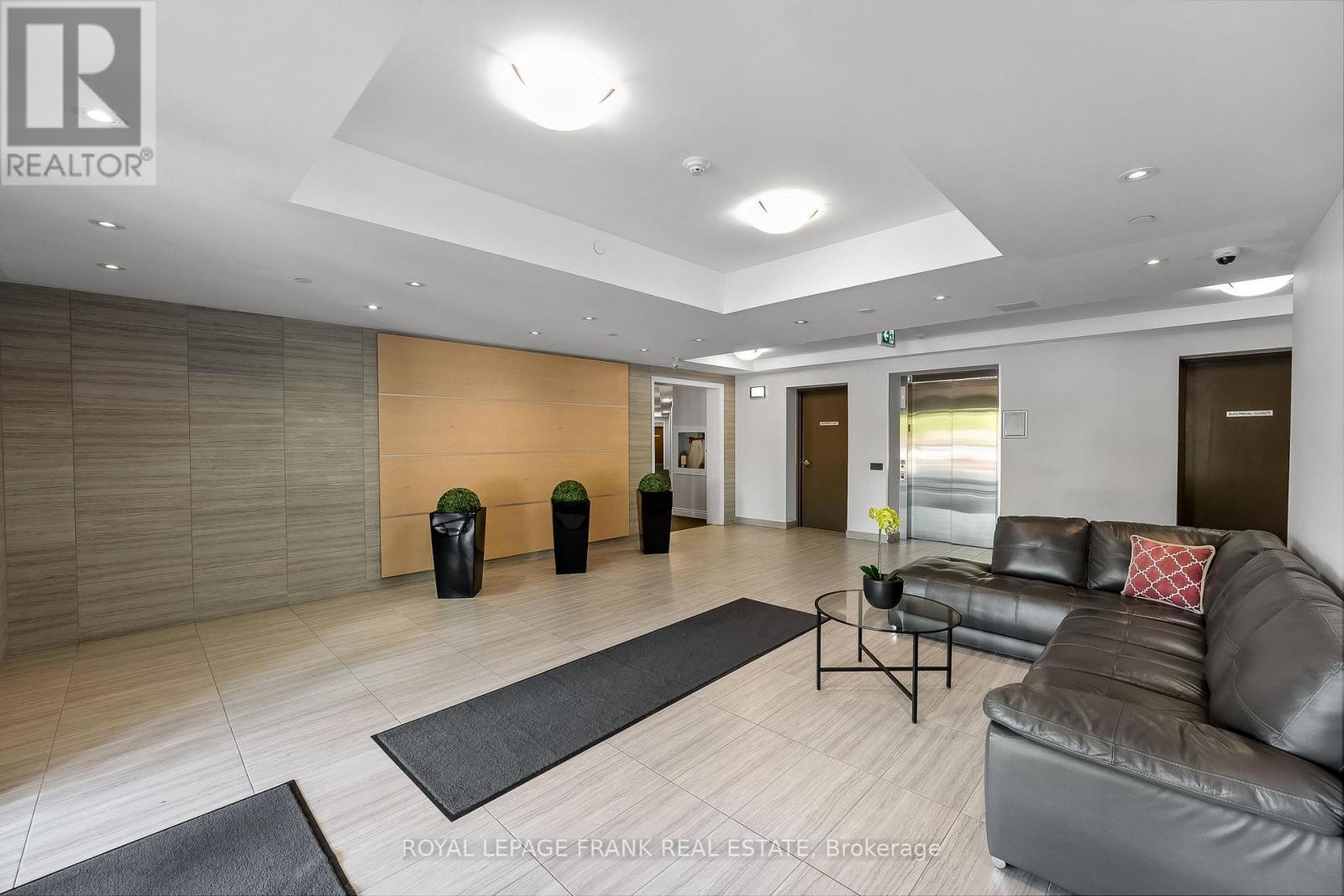 405 - 80 Aspen Springs Drive, Clarington (Bowmanville), ON - Indoor