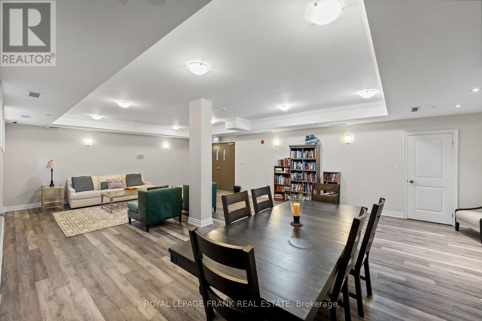 405 - 80 Aspen Springs Drive, Clarington (Bowmanville), ON - Indoor Photo Showing Dining Room