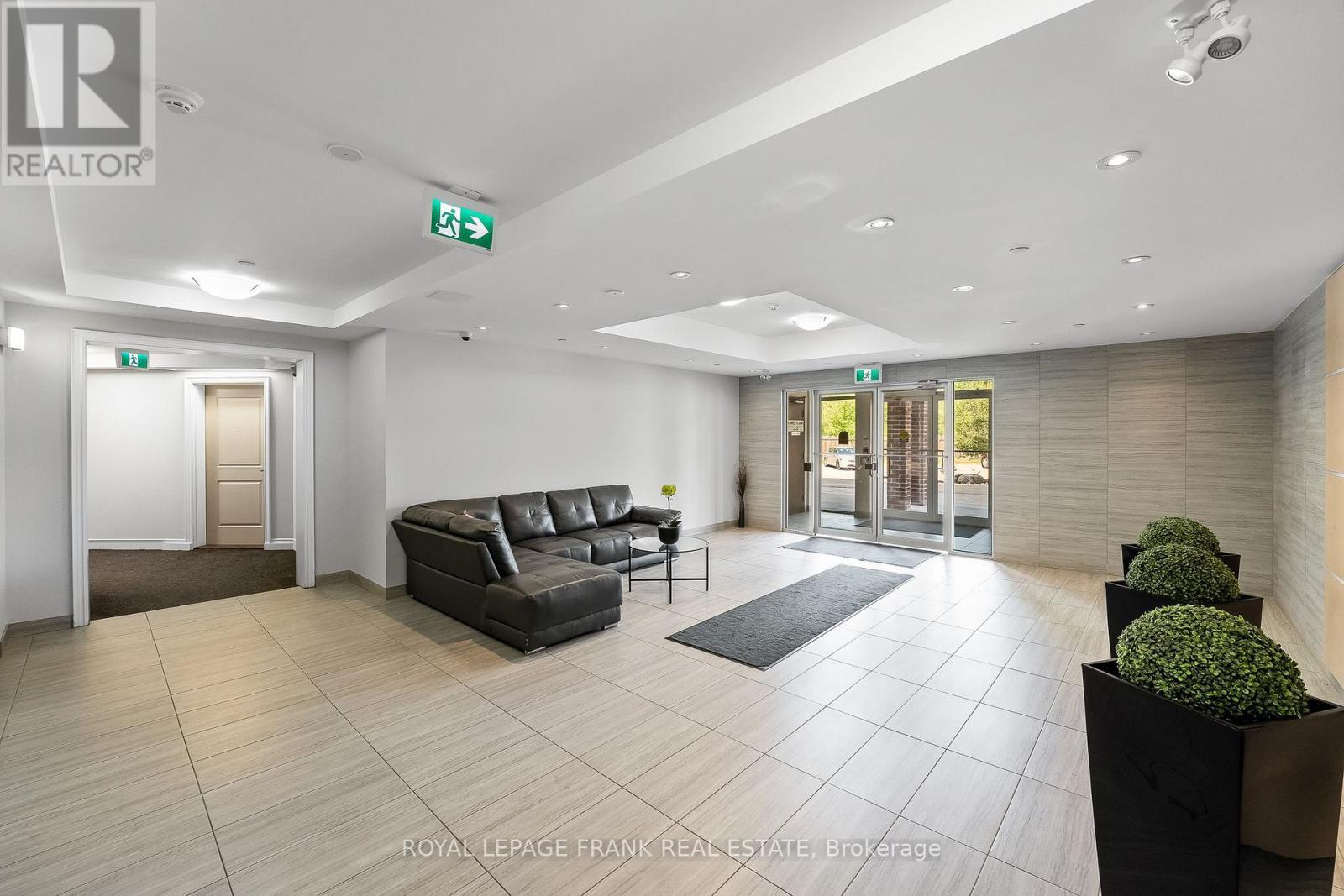 405 - 80 Aspen Springs Drive, Clarington (Bowmanville), ON - Indoor Photo Showing Other Room