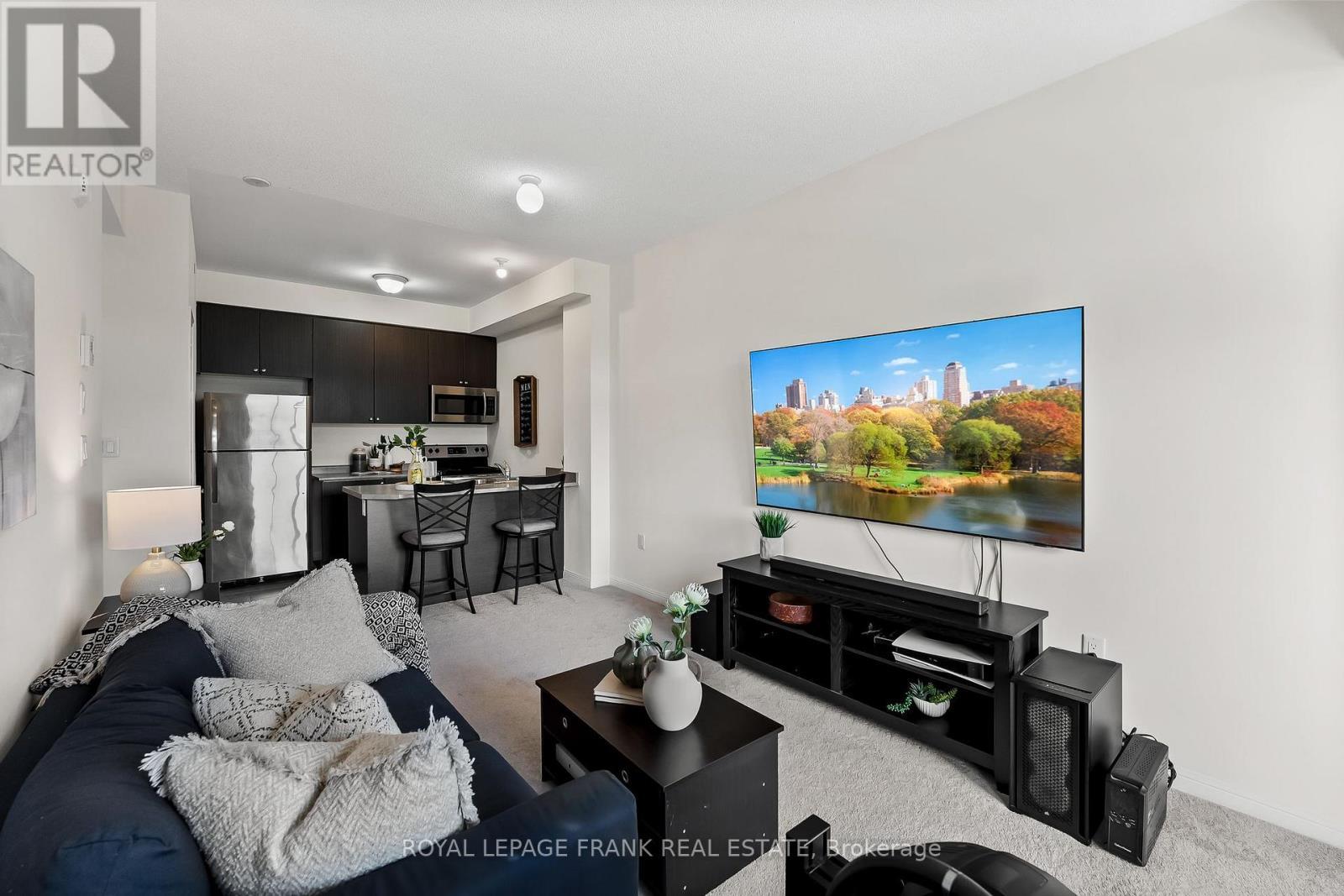 405 - 80 Aspen Springs Drive, Clarington (Bowmanville), ON - Indoor