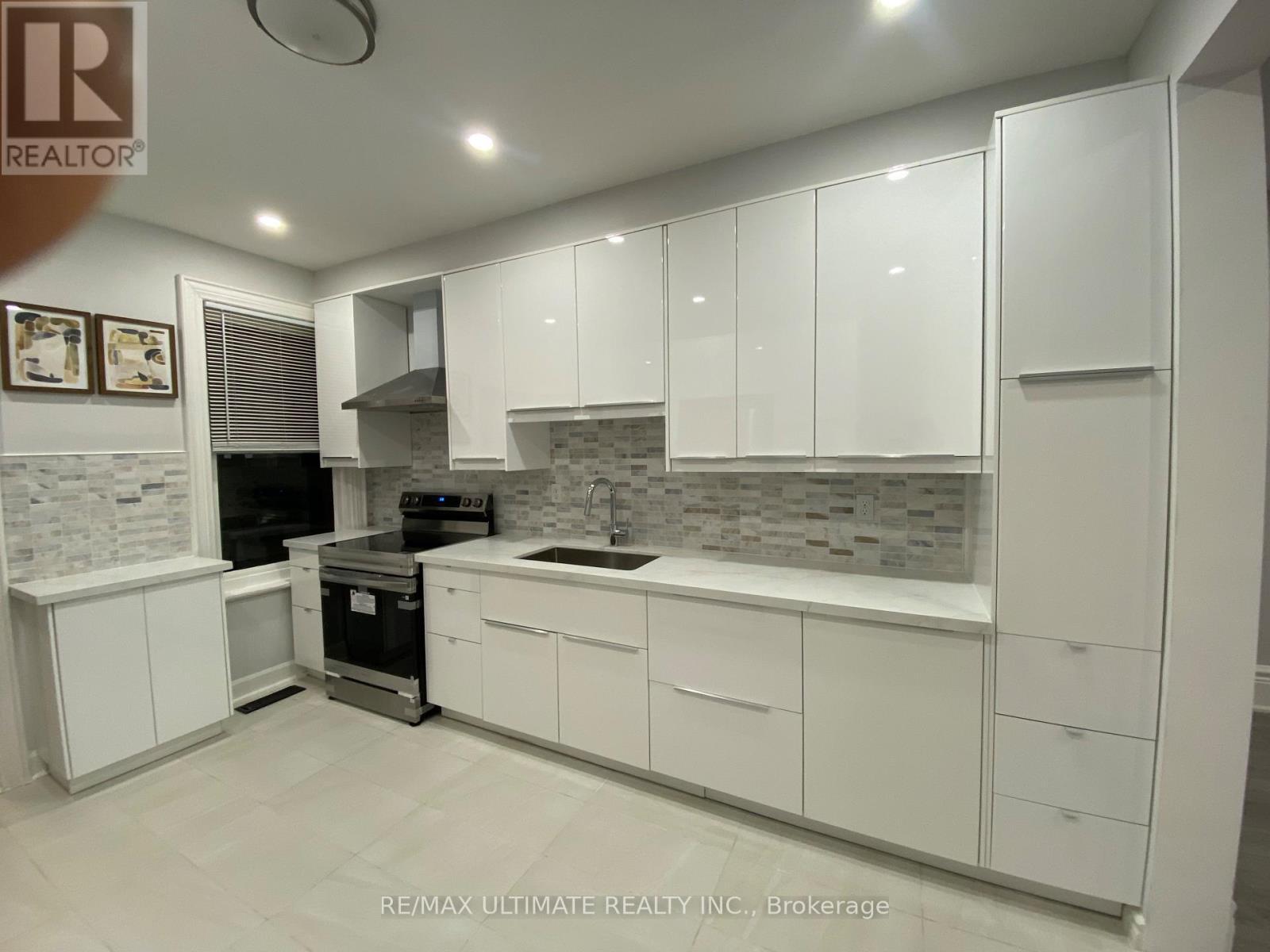 493 Keele Street, Toronto, ON - Indoor Photo Showing Kitchen