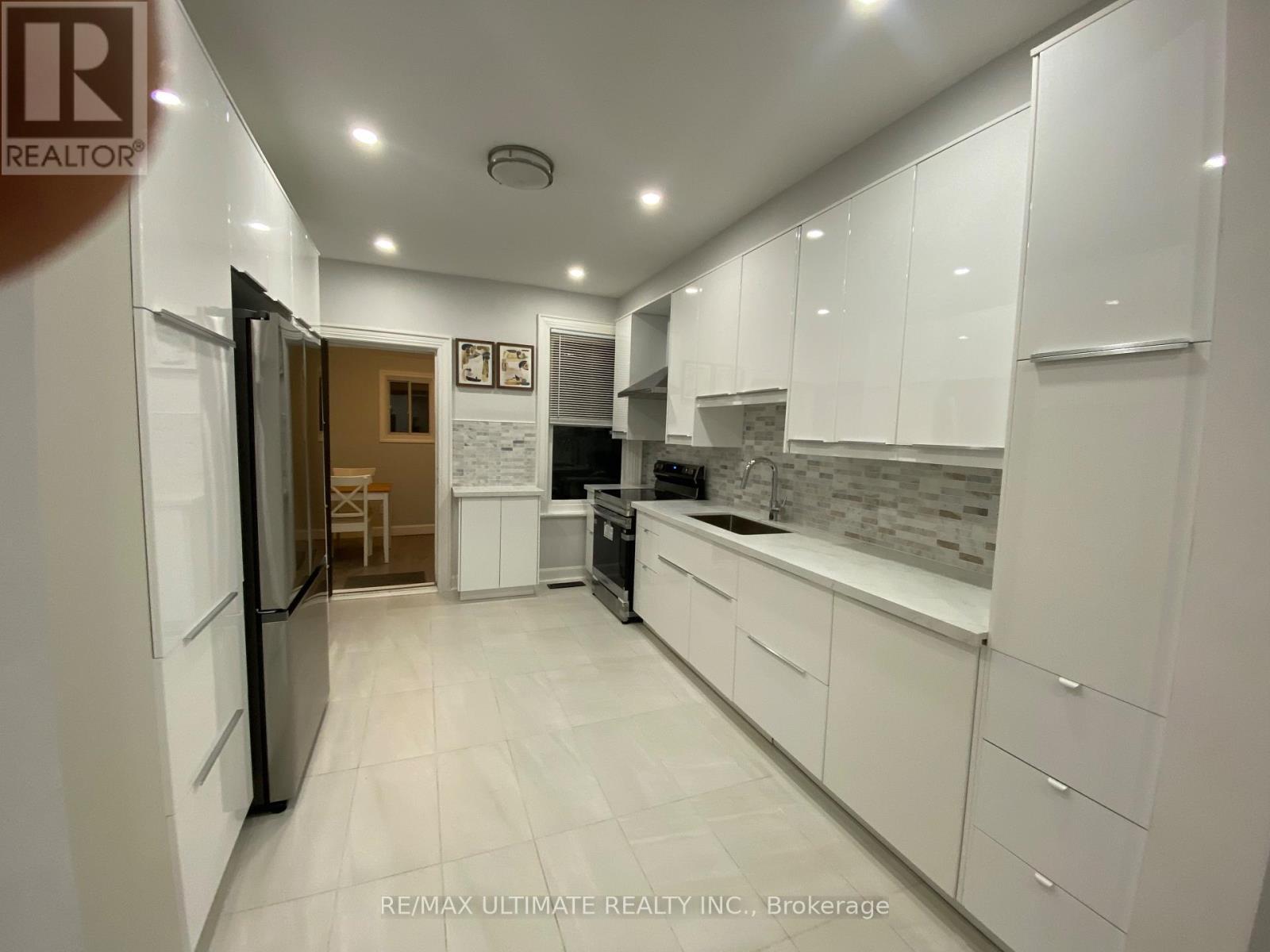 493 Keele Street, Toronto, ON - Indoor Photo Showing Kitchen