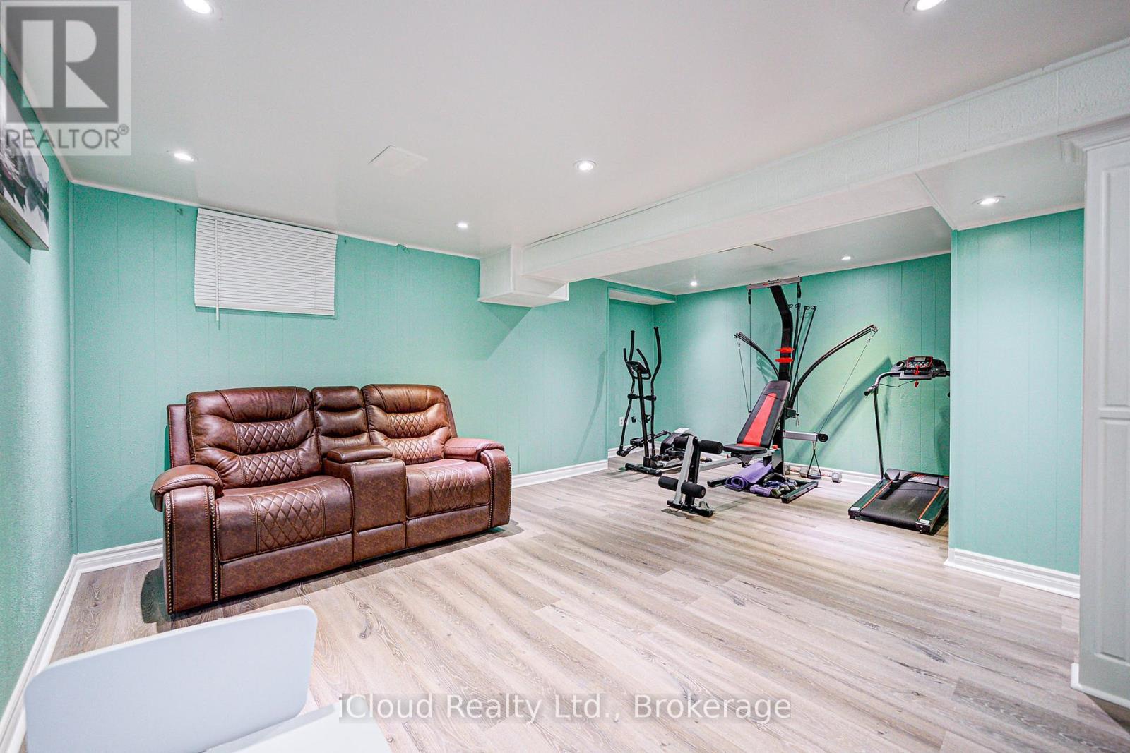 5 Gloucester Place, Brampton, ON - Indoor Photo Showing Other Room