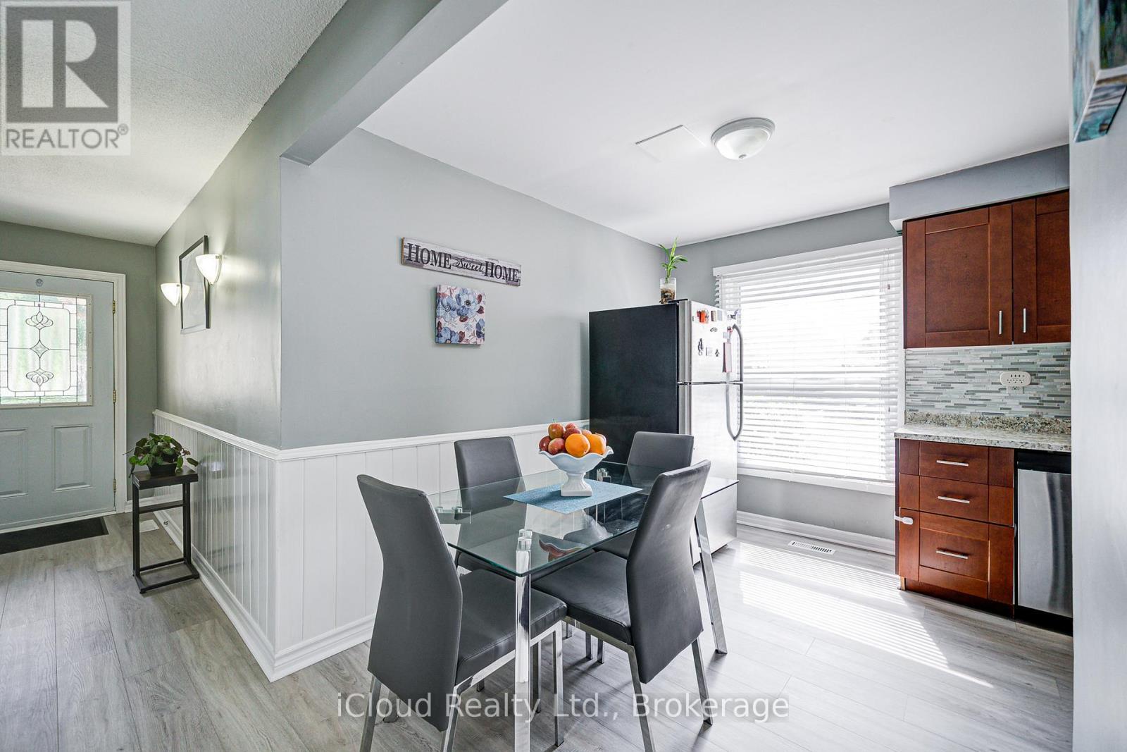 5 Gloucester Place, Brampton, ON - Indoor Photo Showing Dining Room
