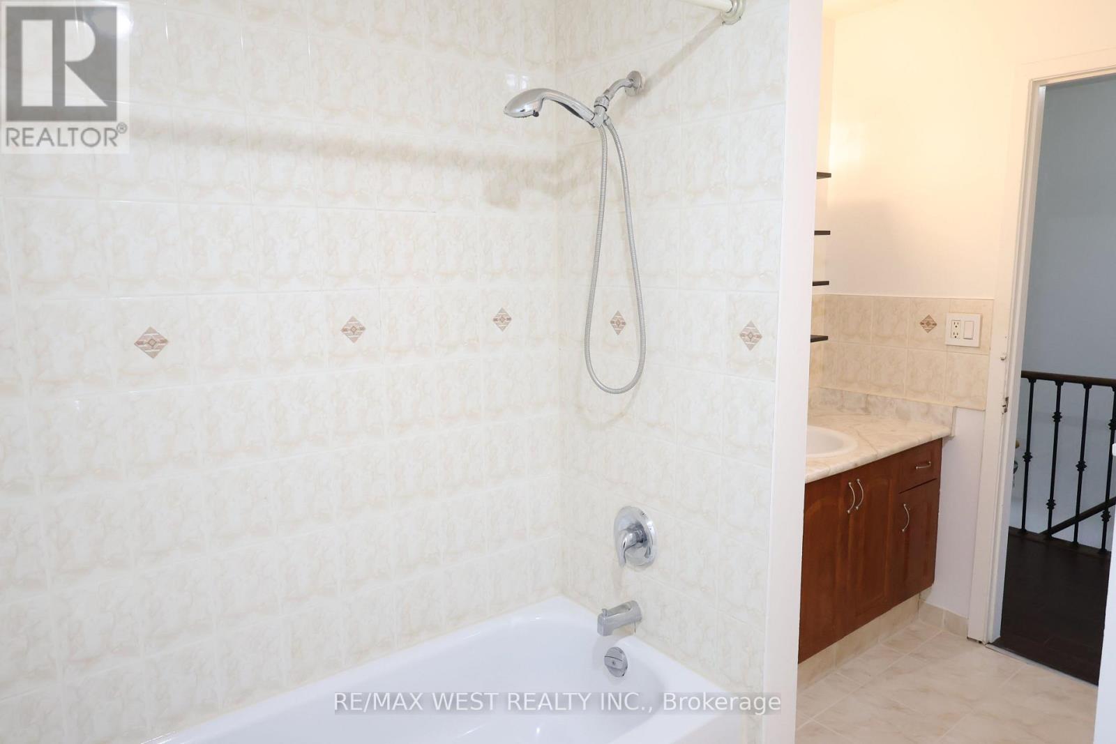 61 - 830 Stainton Drive, Mississauga, ON - Indoor Photo Showing Bathroom