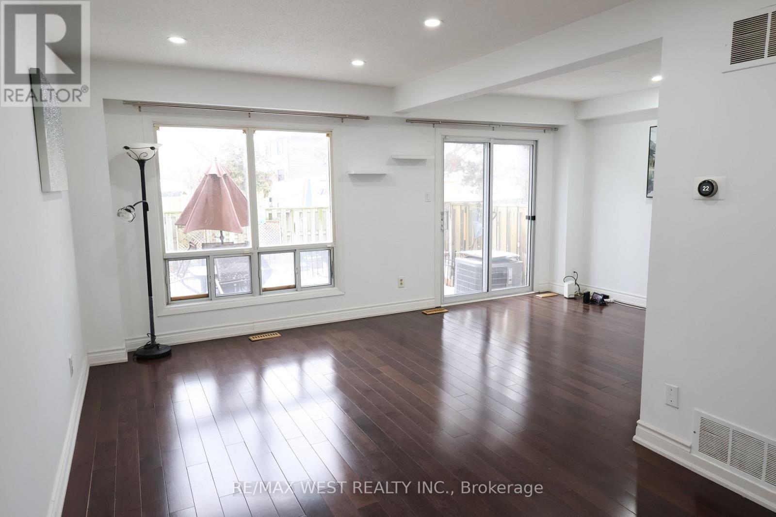 61 - 830 Stainton Drive, Mississauga, ON - Indoor Photo Showing Other Room