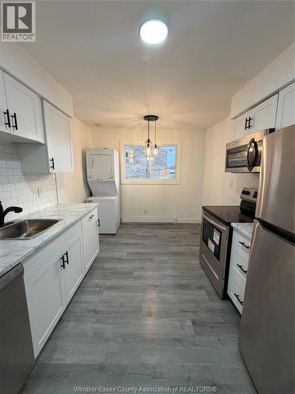 3150 Peter Street Unit# 11, Windsor, ON - Indoor Photo Showing Kitchen