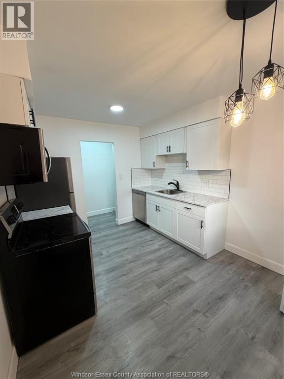 3150 Peter Street Unit# 11, Windsor, ON - Indoor Photo Showing Kitchen