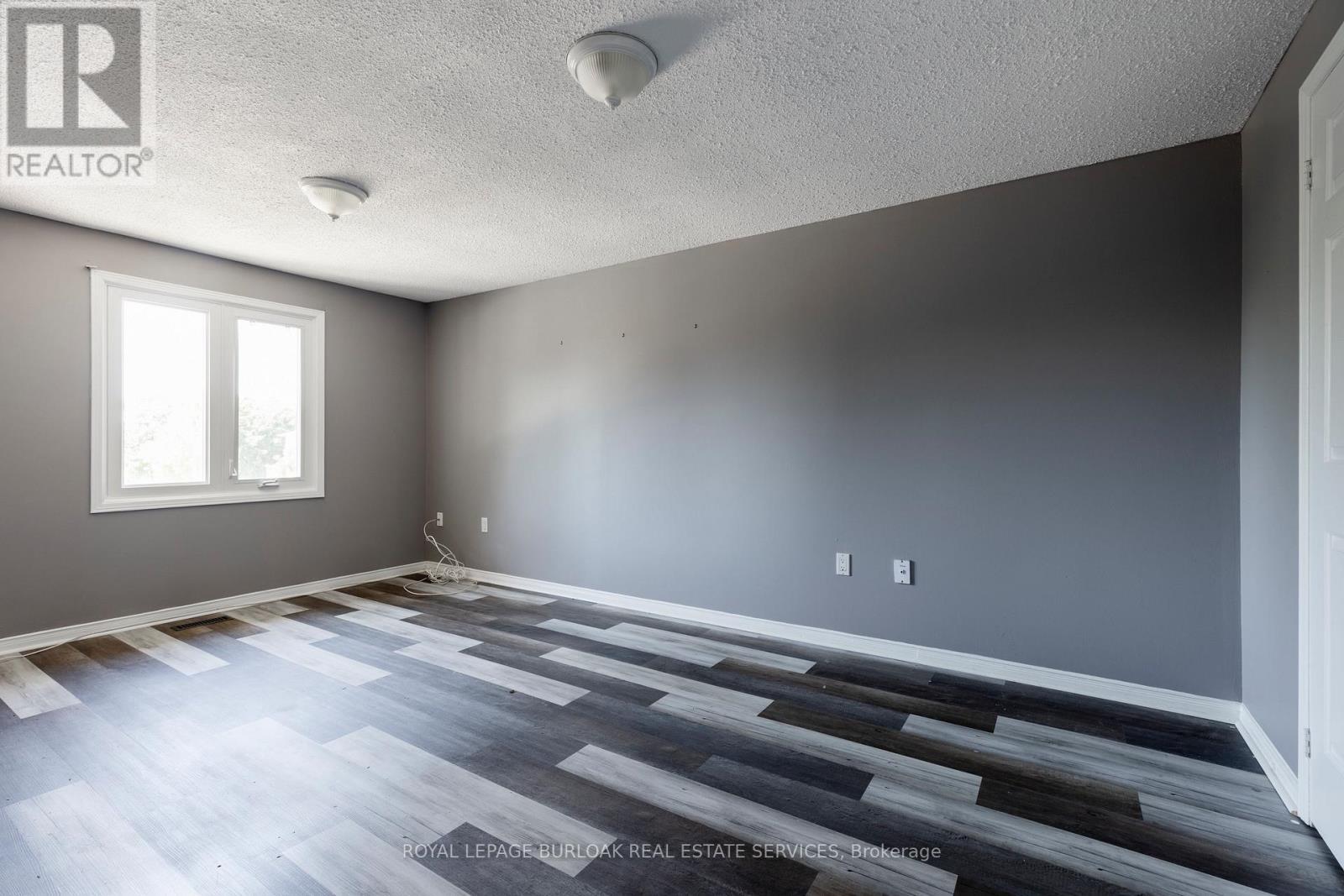 128 Brian Boulevard, Hamilton, ON - Indoor Photo Showing Other Room