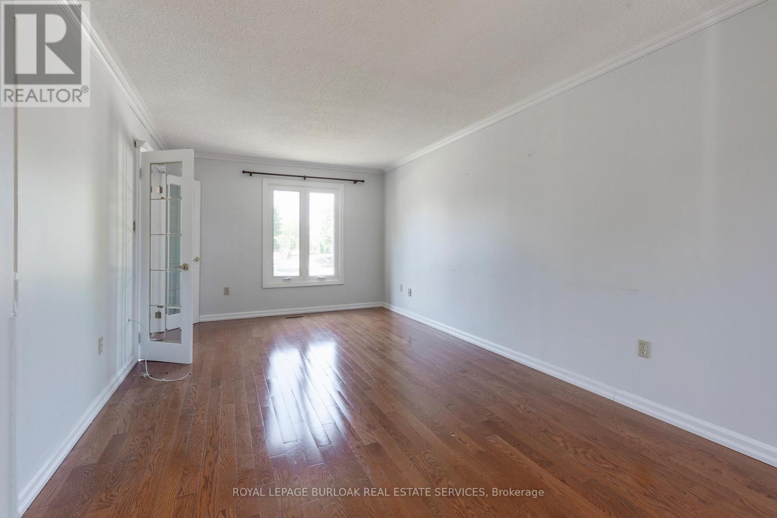 128 Brian Boulevard, Hamilton, ON - Indoor Photo Showing Other Room