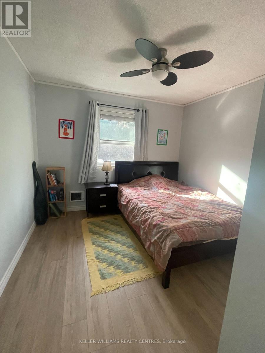 271 George Drive, Kawartha Lakes, ON - Indoor Photo Showing Bedroom