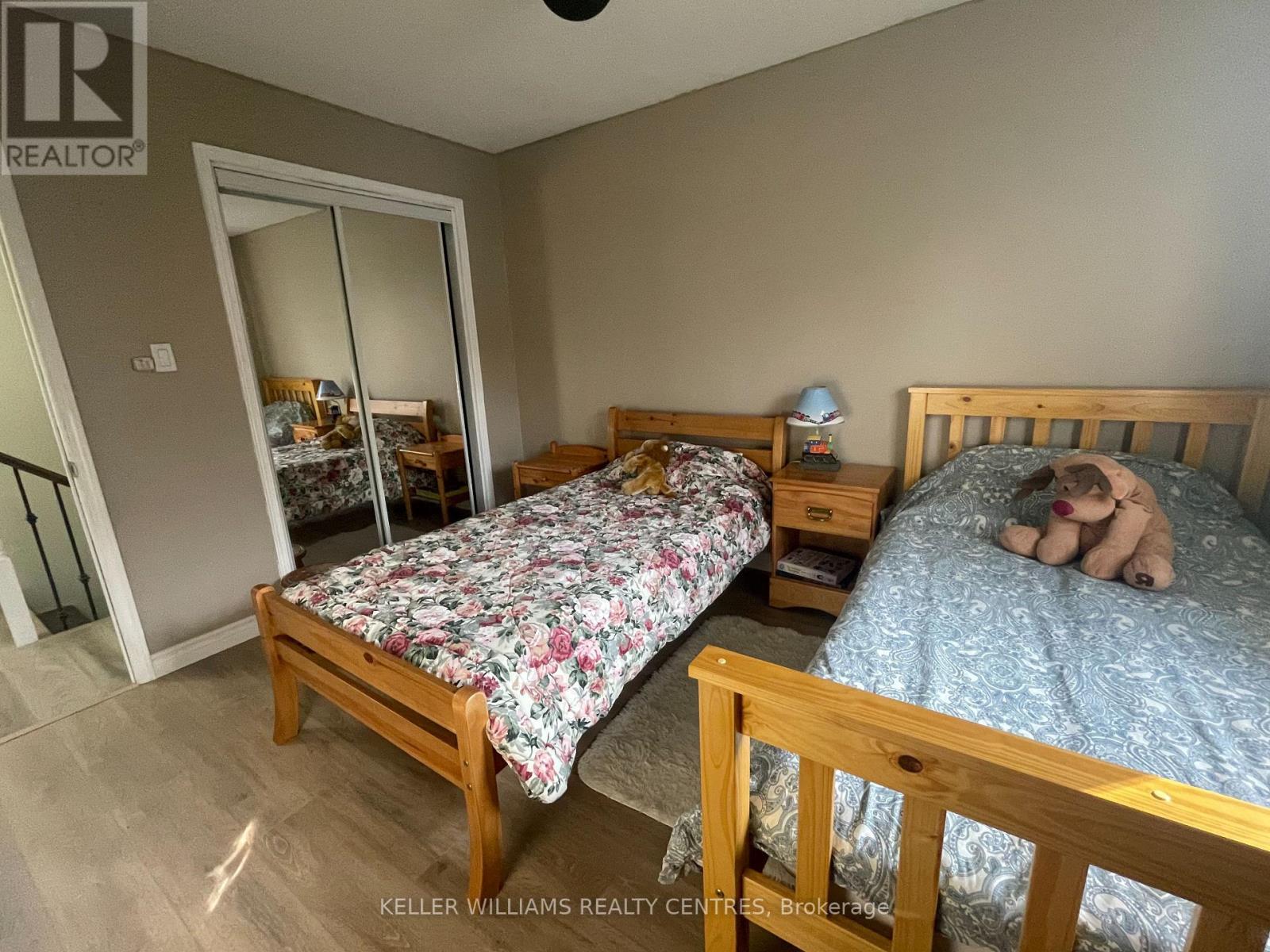 271 George Drive, Kawartha Lakes, ON - Indoor Photo Showing Bedroom