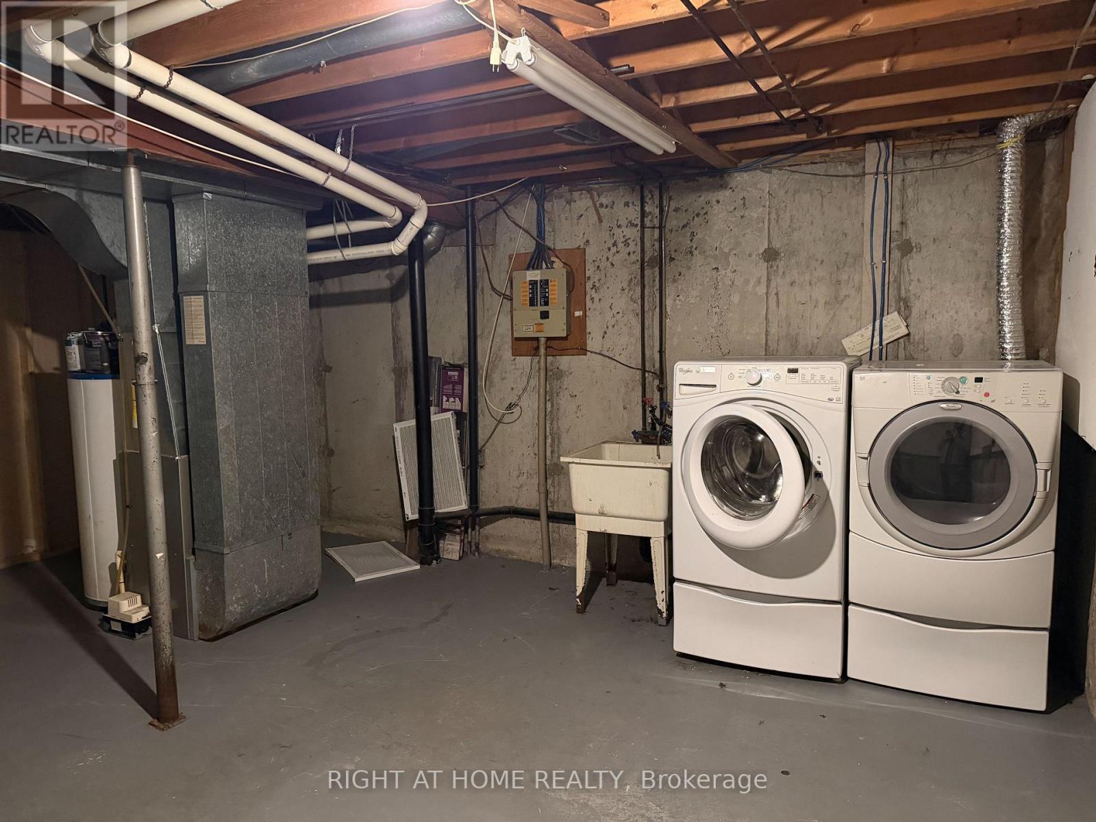 154 - 2570 Southvale Crescent, Ottawa, ON - Indoor Photo Showing Laundry Room