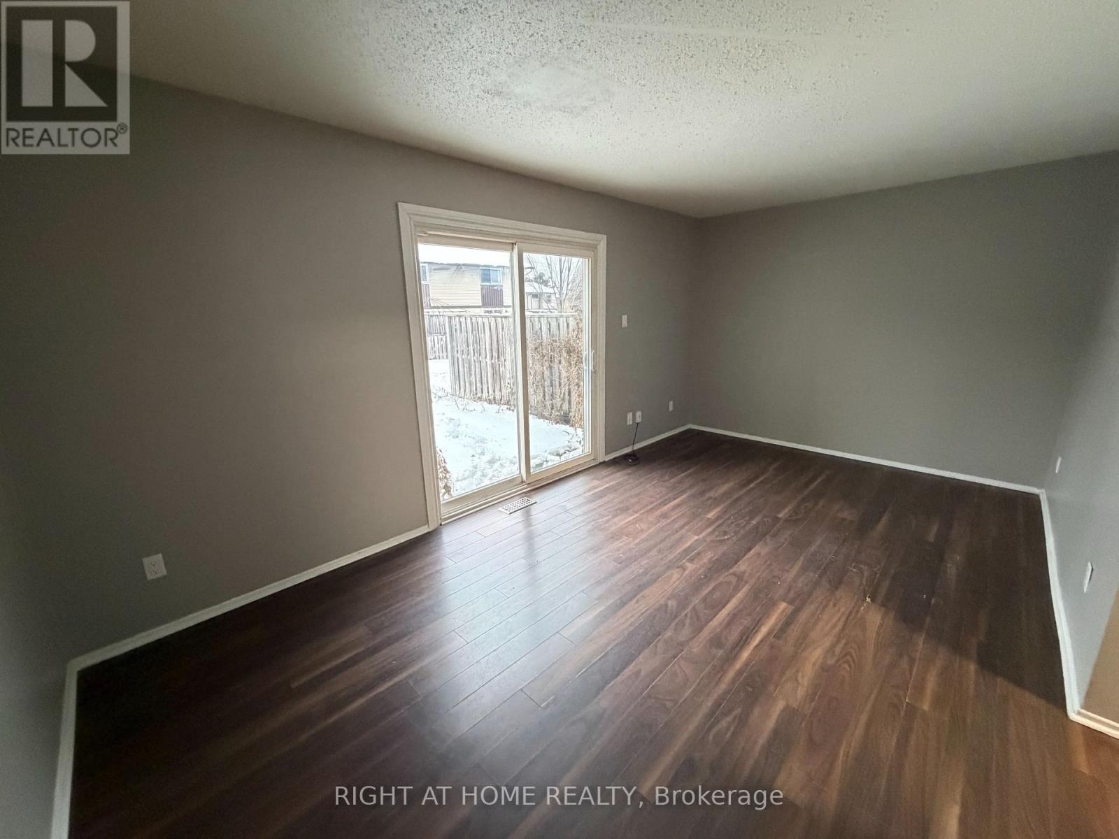154 - 2570 Southvale Crescent, Ottawa, ON - Indoor Photo Showing Other Room